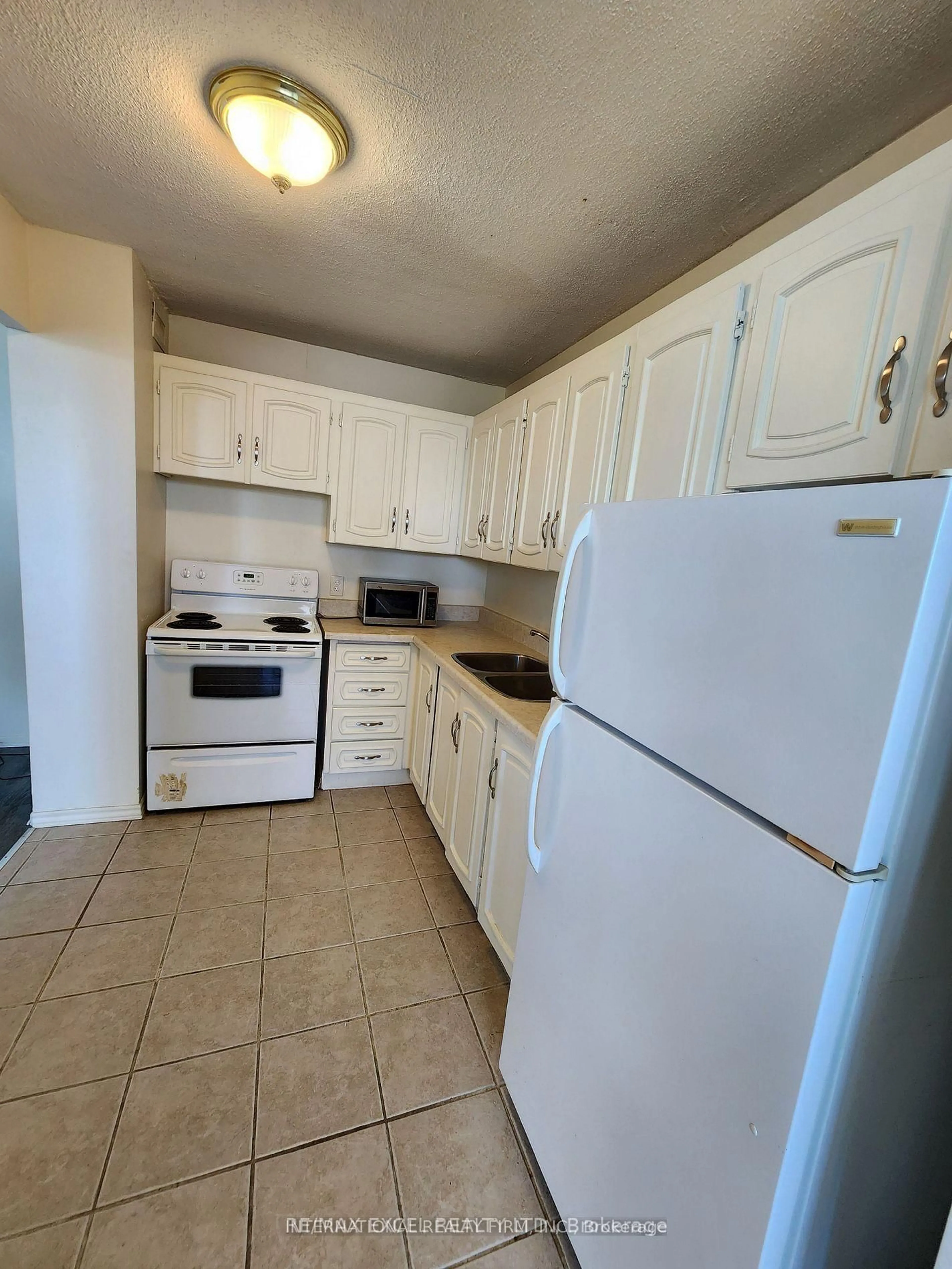 Standard kitchen, unknown for 215 Glenridge Ave #1102, St. Catharines Ontario L2T 3J7