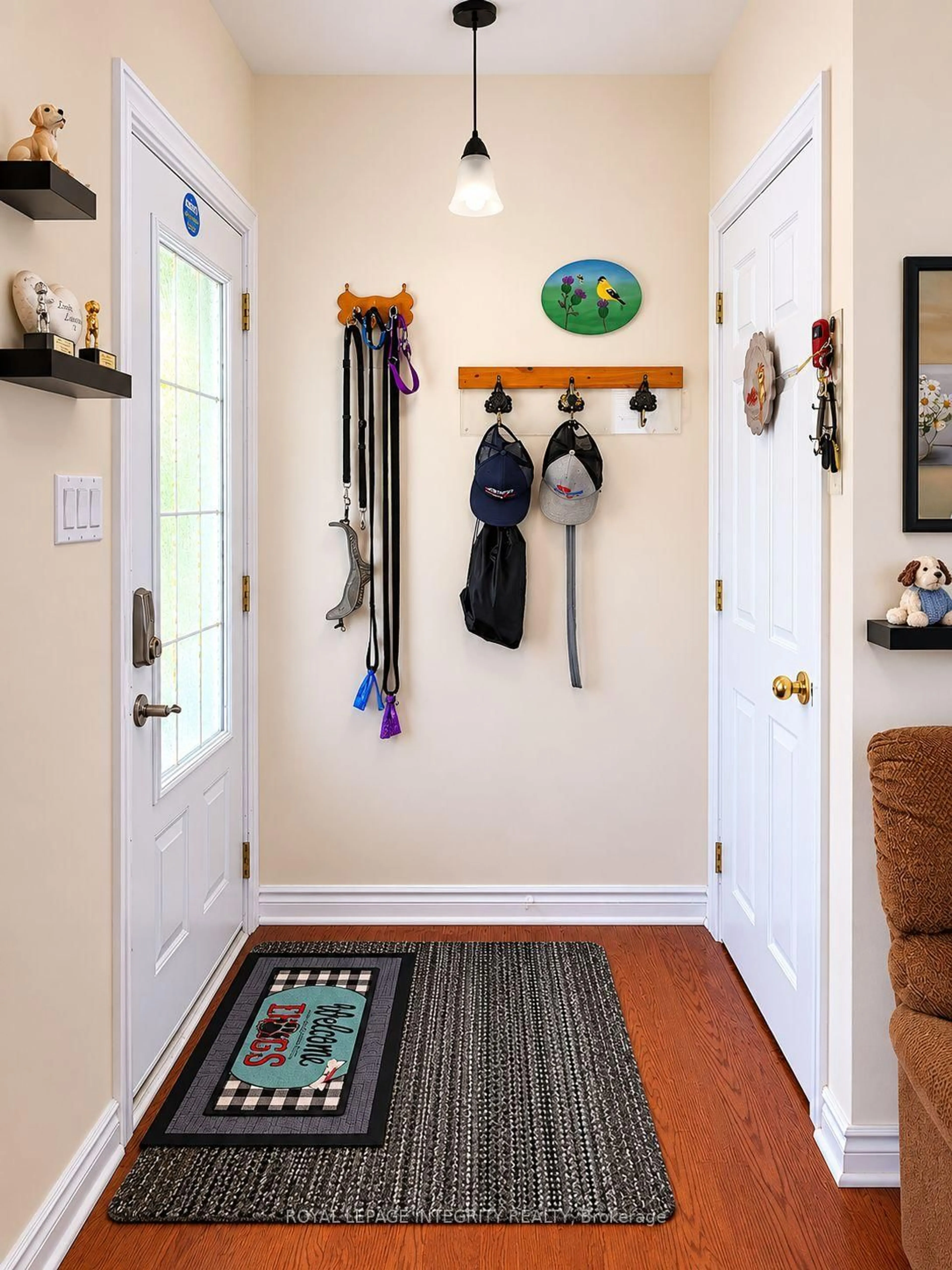 Indoor entryway for 19825 Loyalist Rd, South Glengarry Ontario K0C 2J0