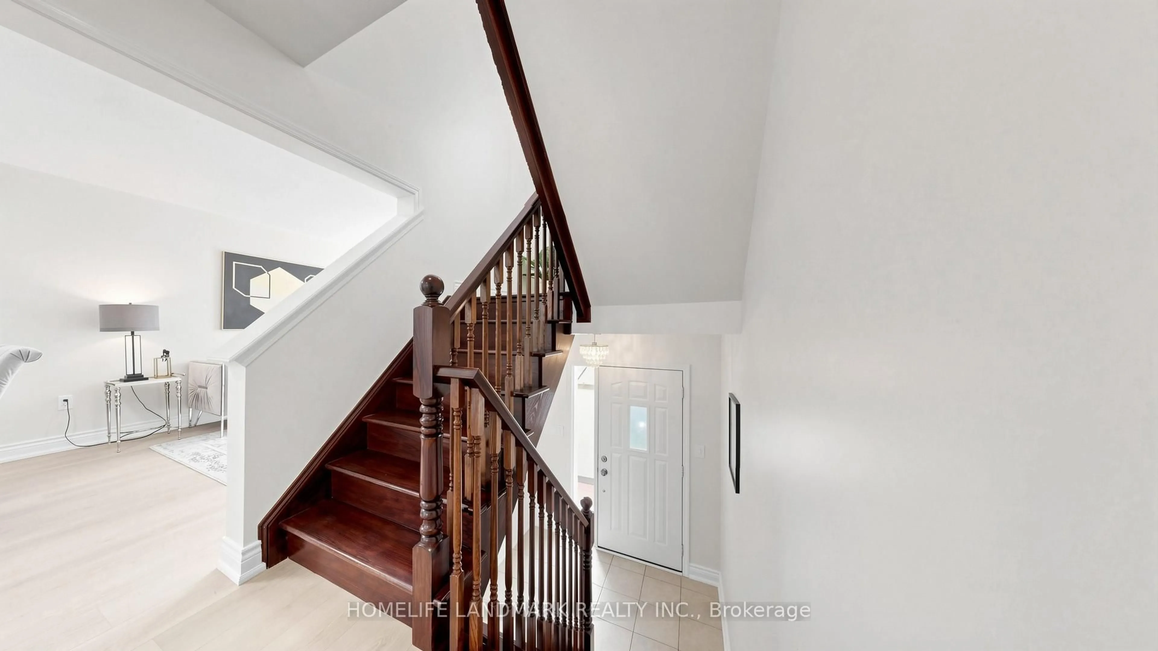 Stairs for 17 Hepworth Cres, Hamilton Ontario L9K 0C4
