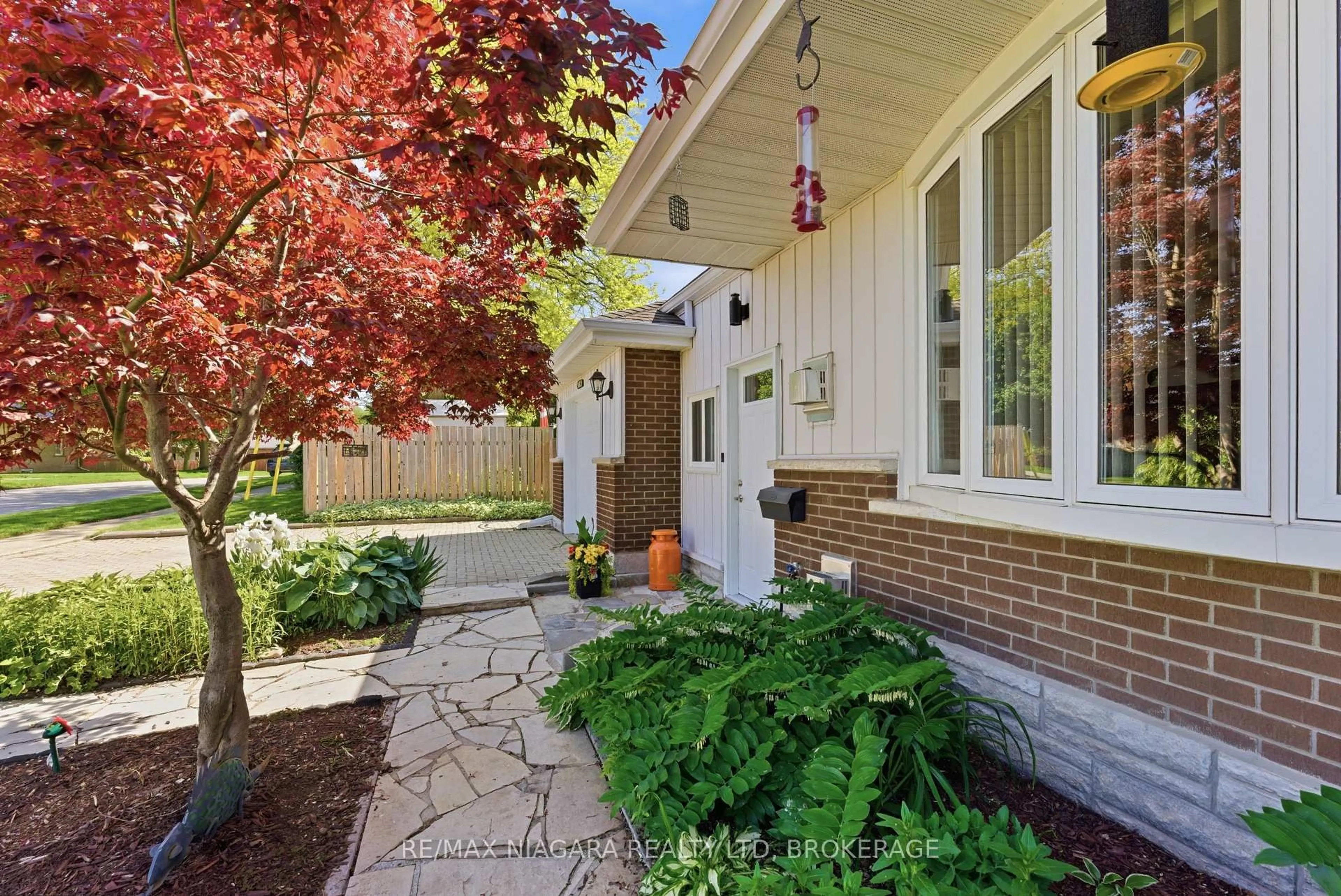 Home with brick exterior material, street for 3169 Frances Ave, Niagara Falls Ontario L2J 2H6