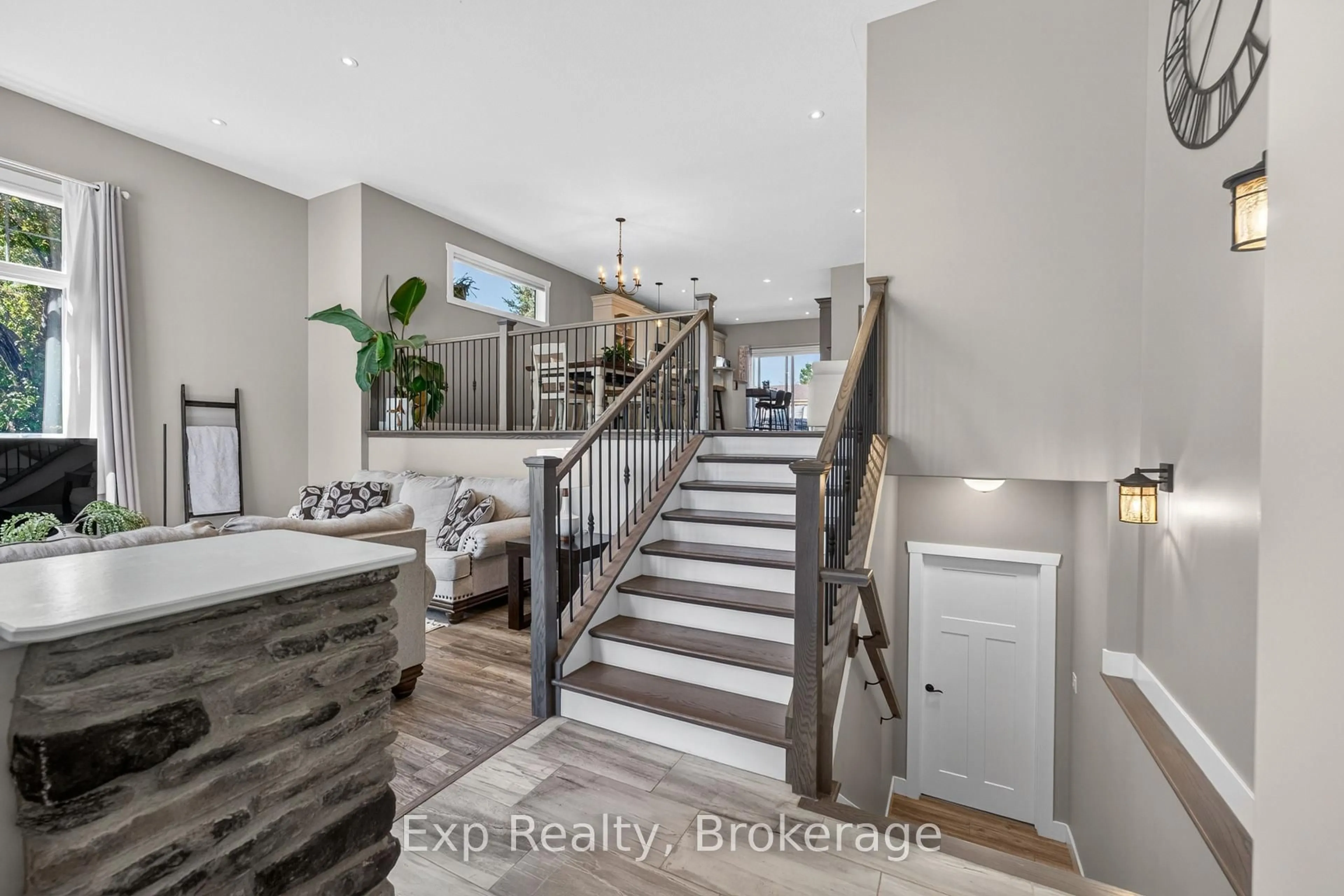Unknown for 564 Sidney St, Belleville Ontario K8P 4A2