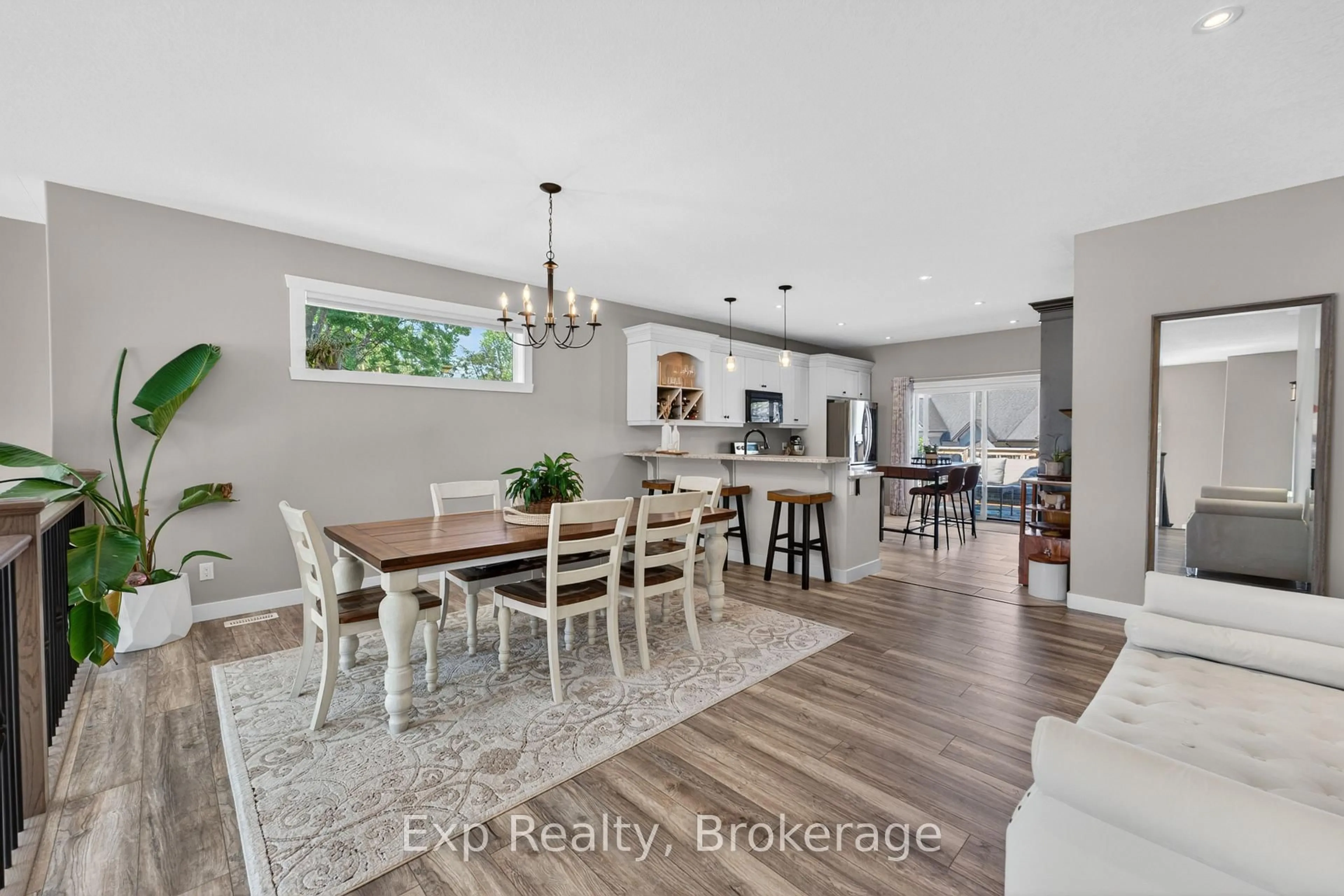 Open concept kitchen, unknown for 564 Sidney St, Belleville Ontario K8P 4A2