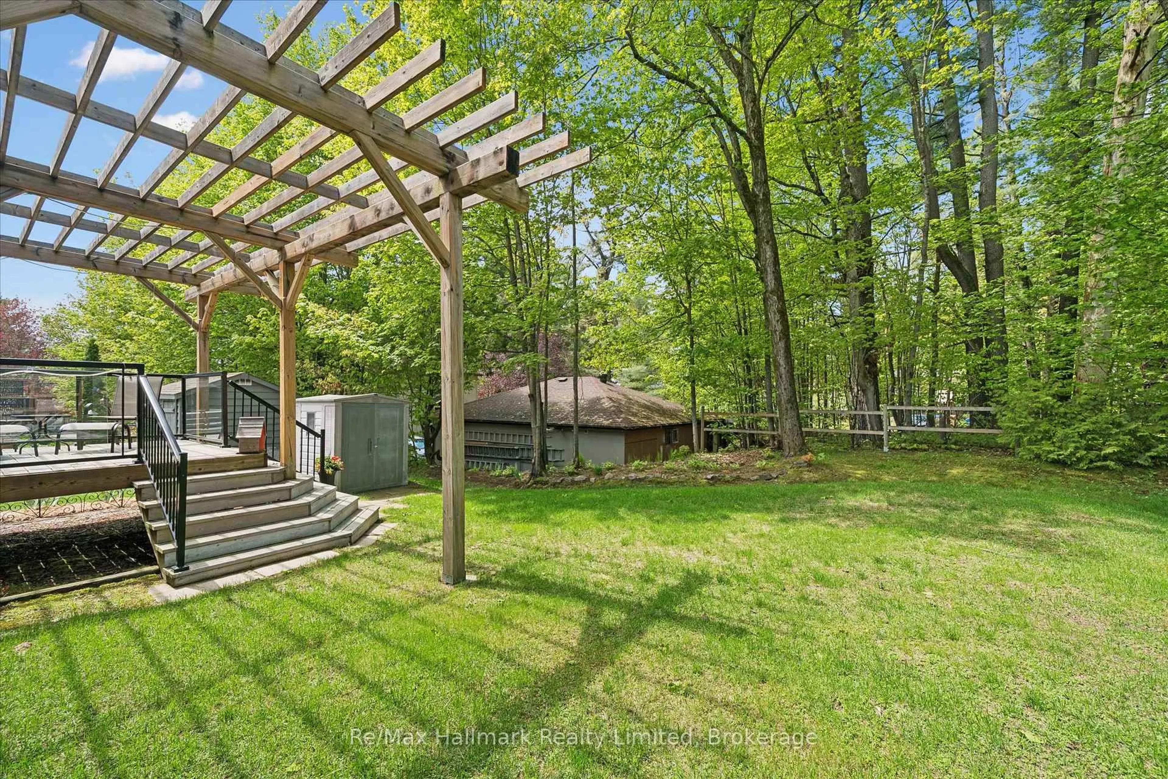 Patio, forest/trees view for 7 Stonehenge Crt, Bracebridge Ontario P1L 1N2