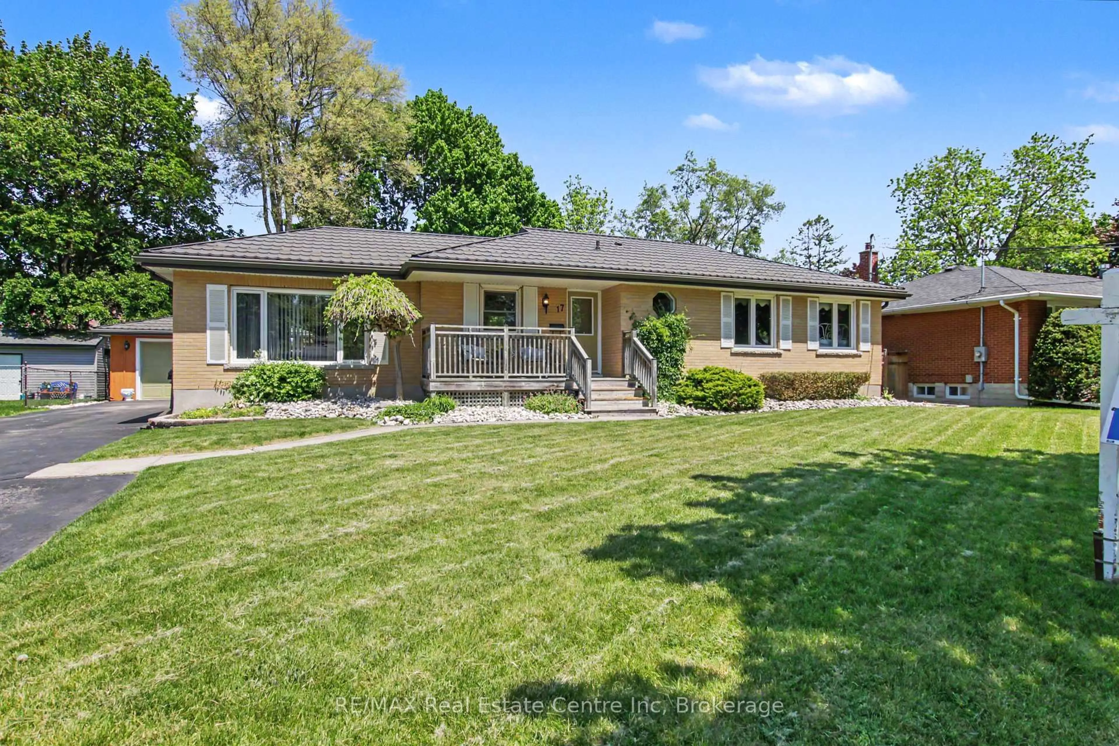 Unknown for 17 Campion Ave, Guelph Ontario N1H 5L2