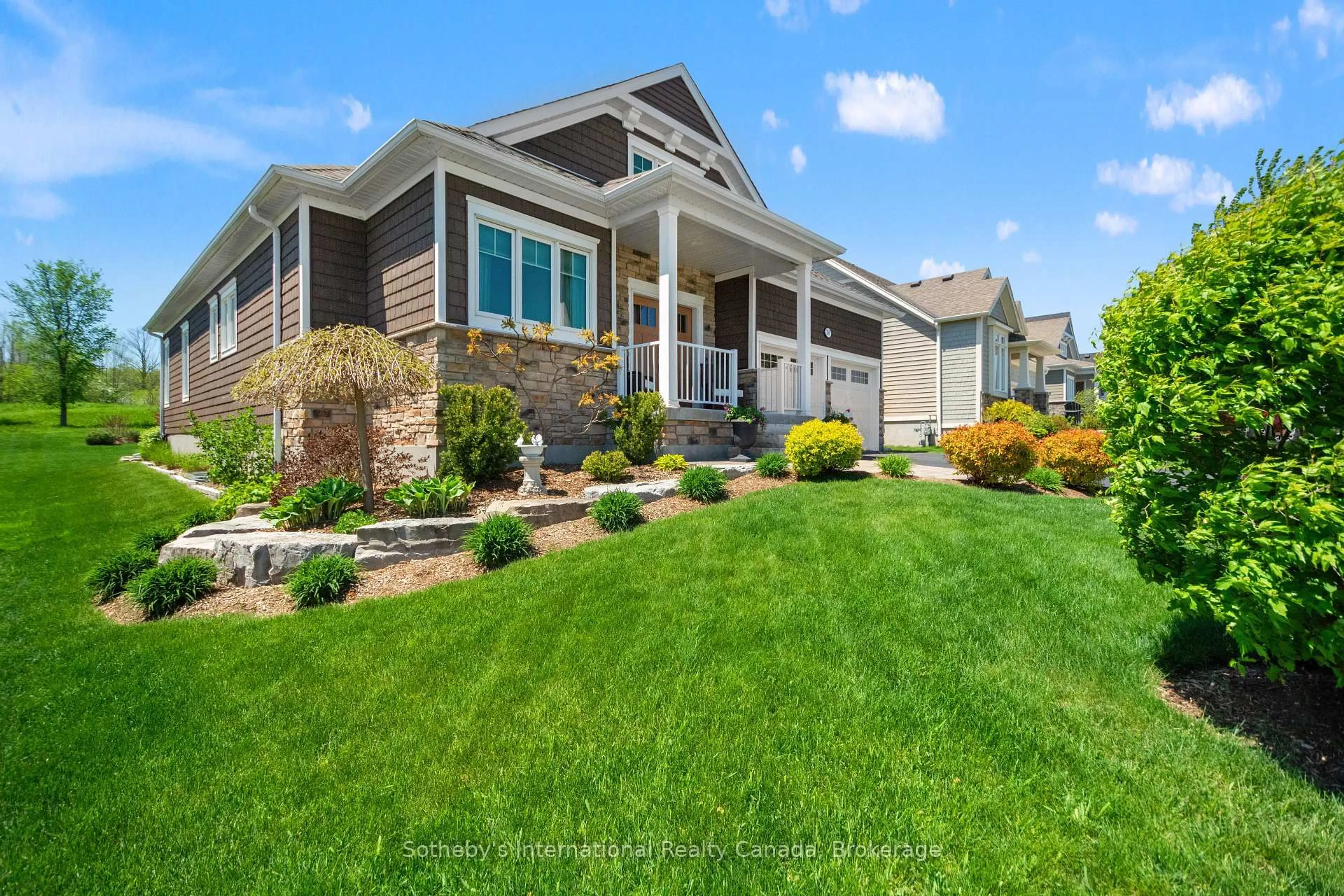 Home with vinyl exterior material, mountain view for 208 Snowberry Lane, Georgian Bluffs Ontario N0H 1S0