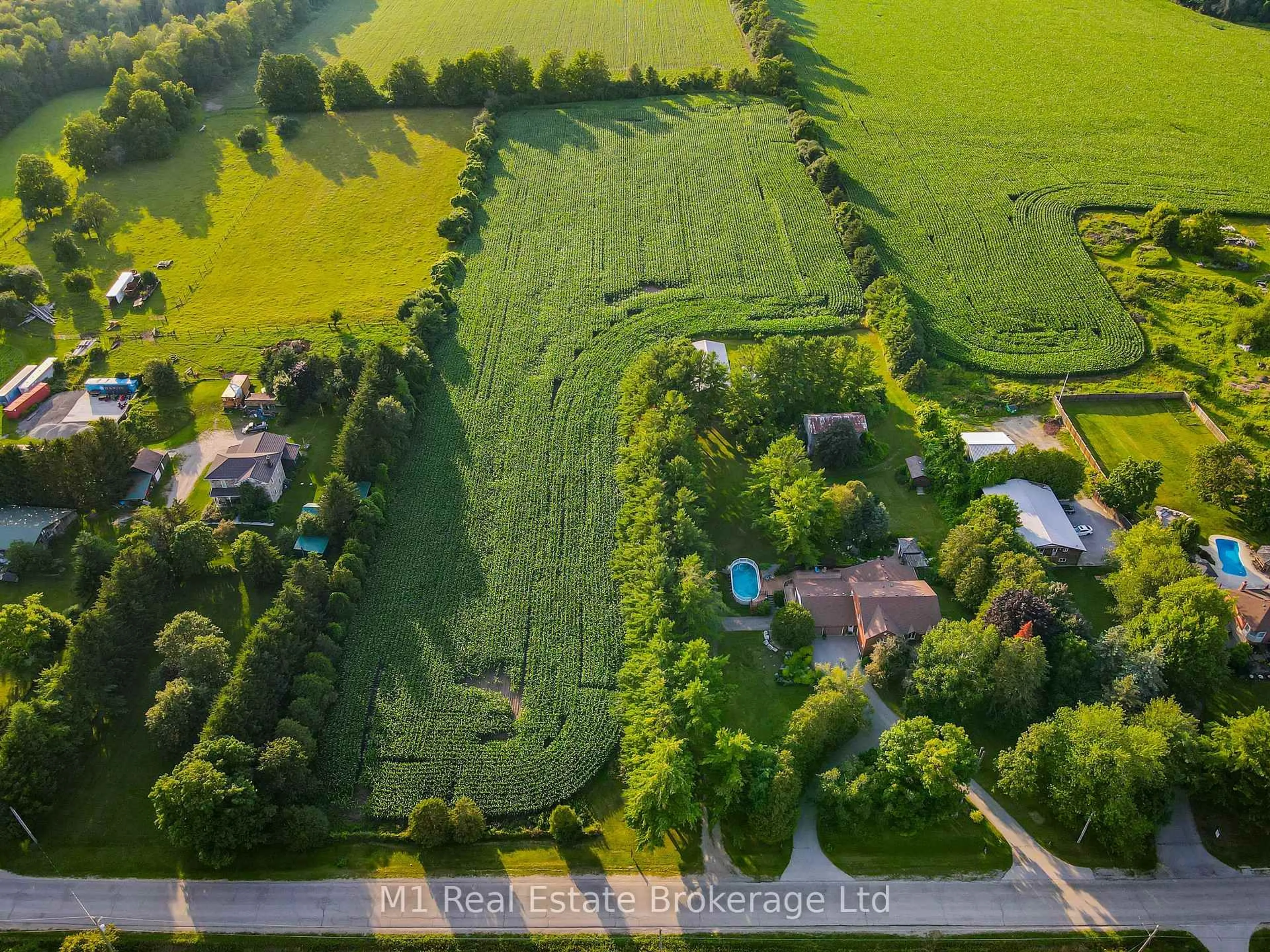 A pic from outside/outdoor area/front of a property/back of a property/a pic from drone, street for 6946 FIFE Rd, Guelph/Eramosa Ontario N1H 6J4