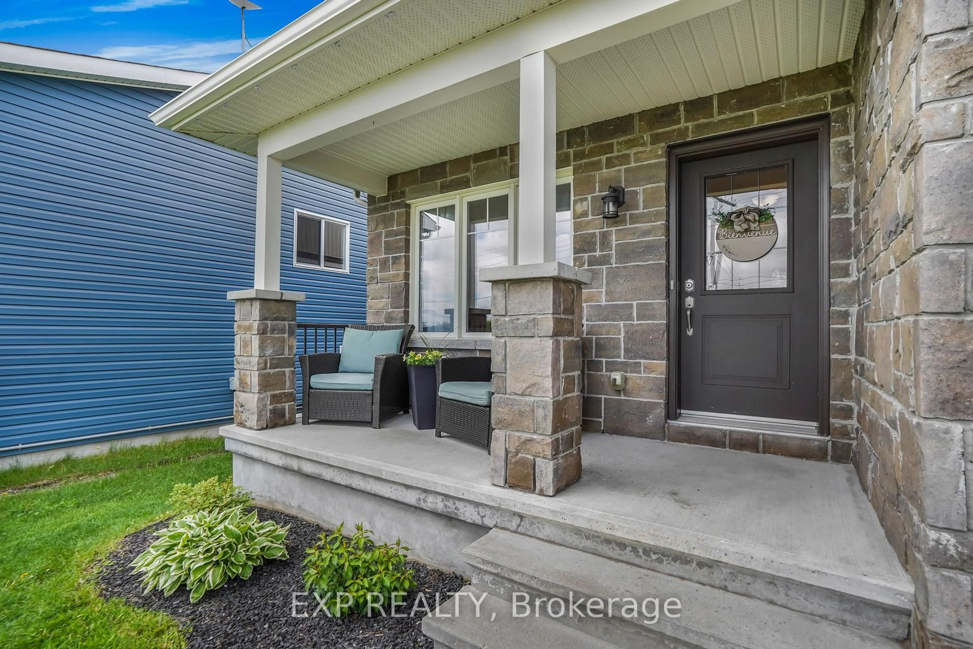 Indoor entryway for 605B COUNTY ROAD 9, Alfred and Plantagenet Ontario K7R 3K8