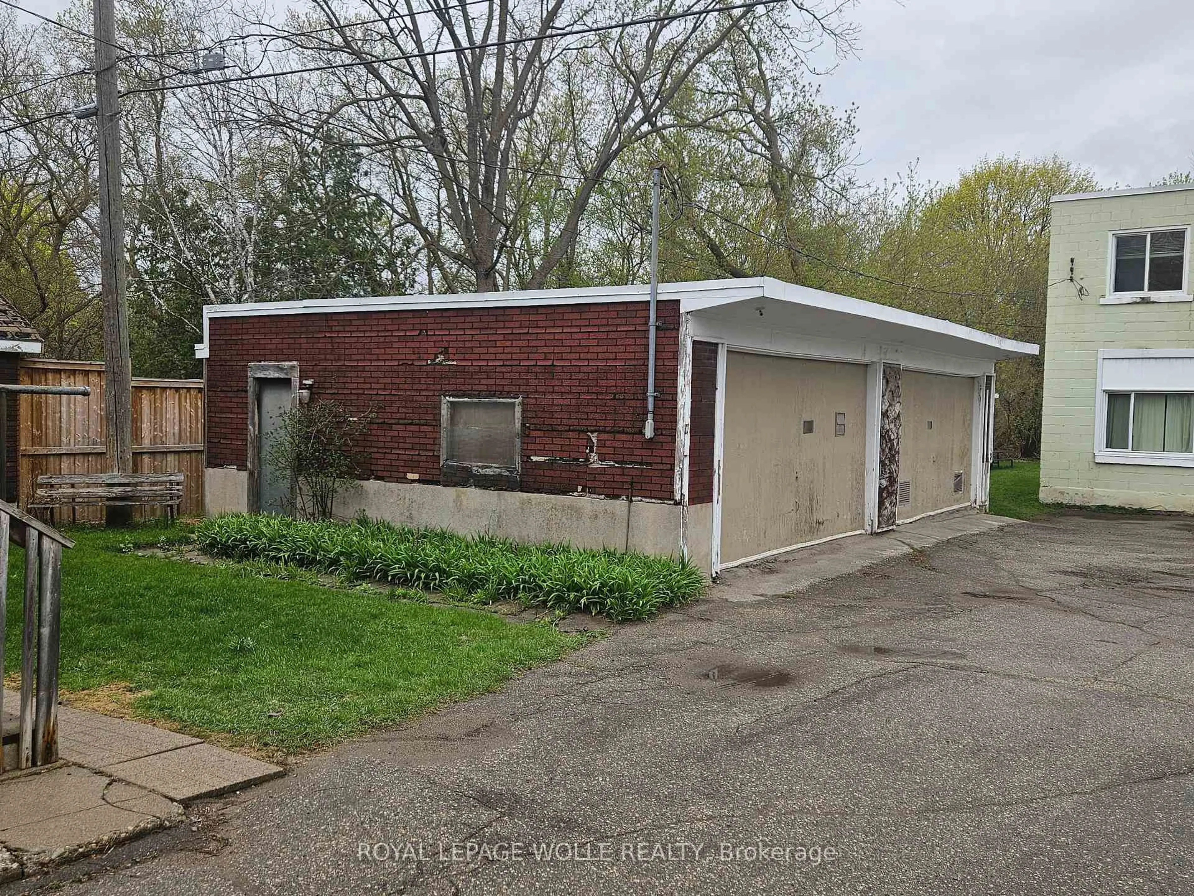 Unknown for 152 Homewood Ave, Kitchener Ontario N2M 1W9