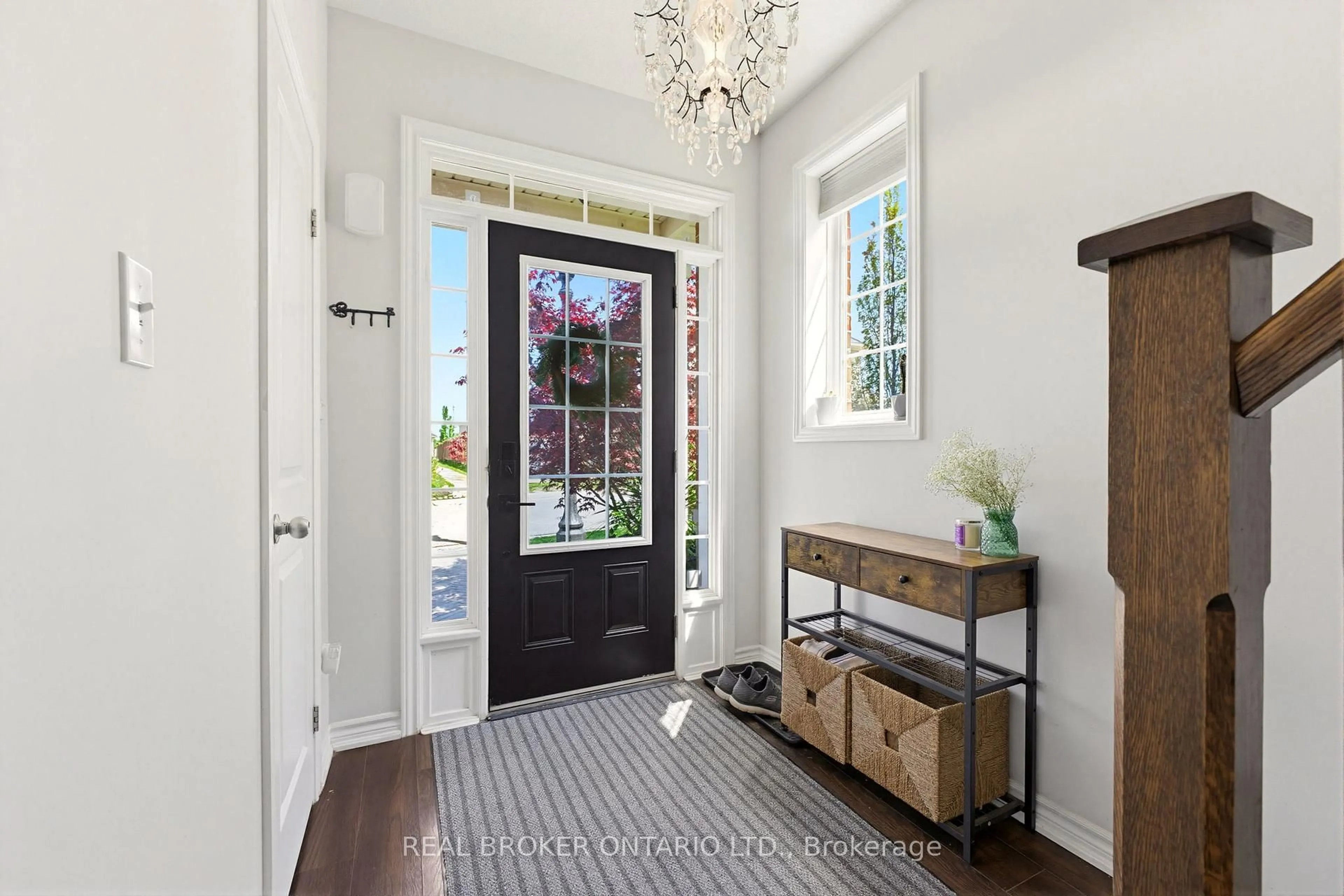 Indoor entryway for 100 Chester Dr #16, Cambridge Ontario N1T 0C8
