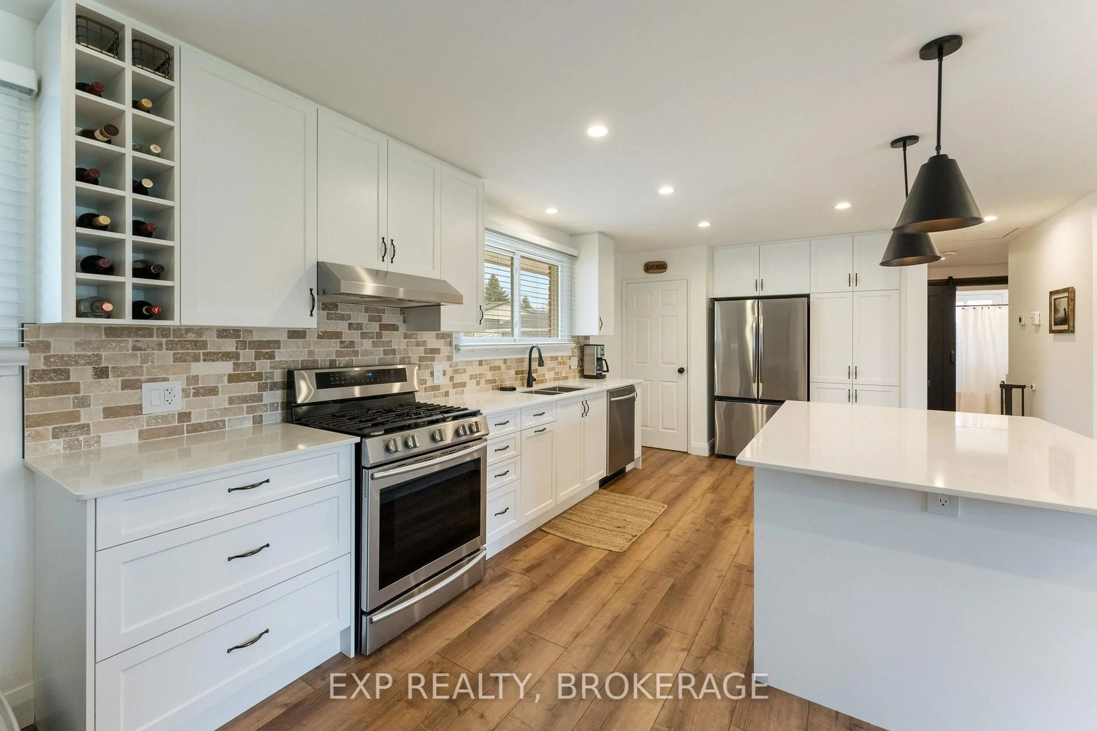 Open concept kitchen, unknown for 814 Camberley Cres, Kingston Ontario K7M 4C4