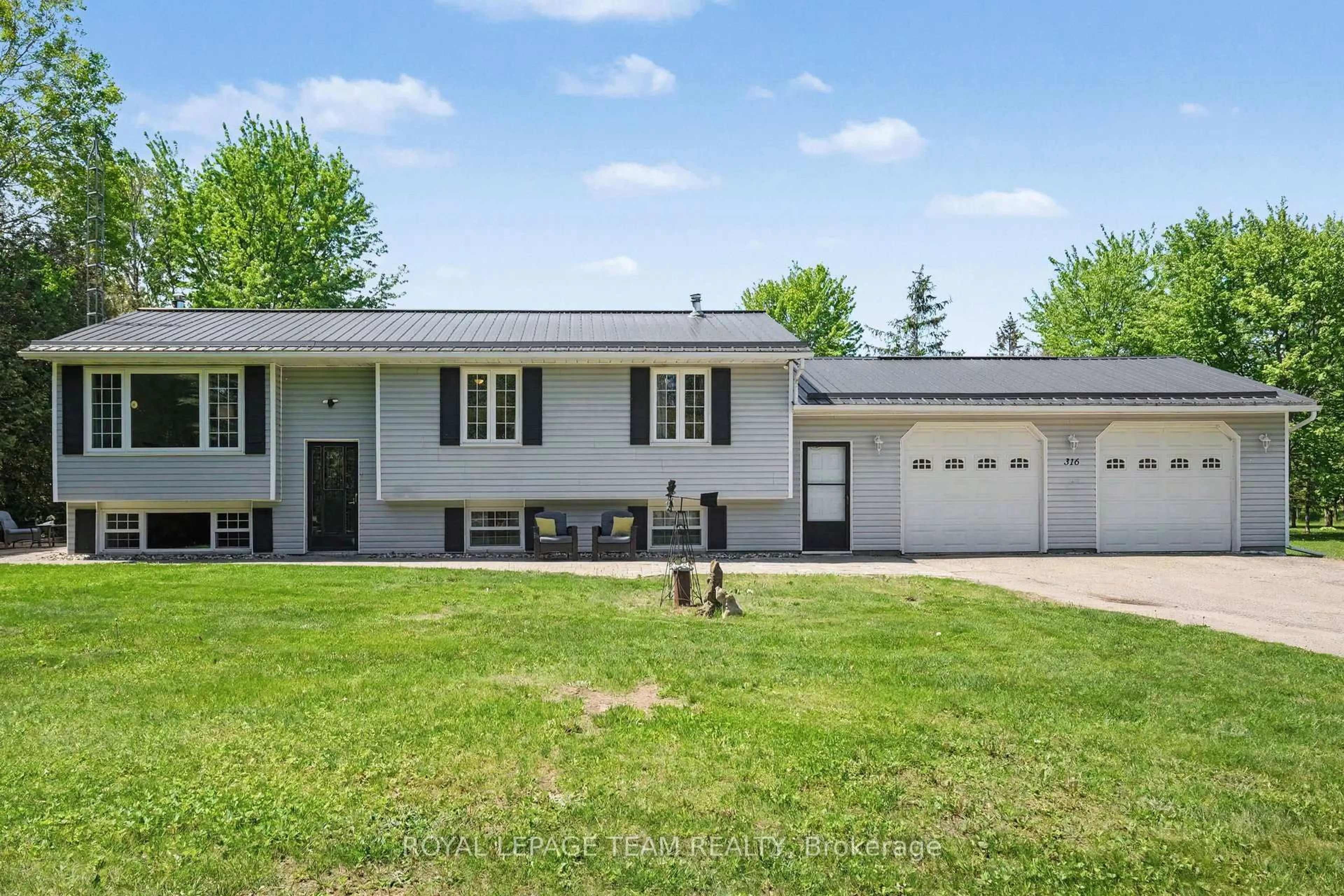 Home with vinyl exterior material, street for 316 County Road 25, North Grenville Ontario K0G 1S0