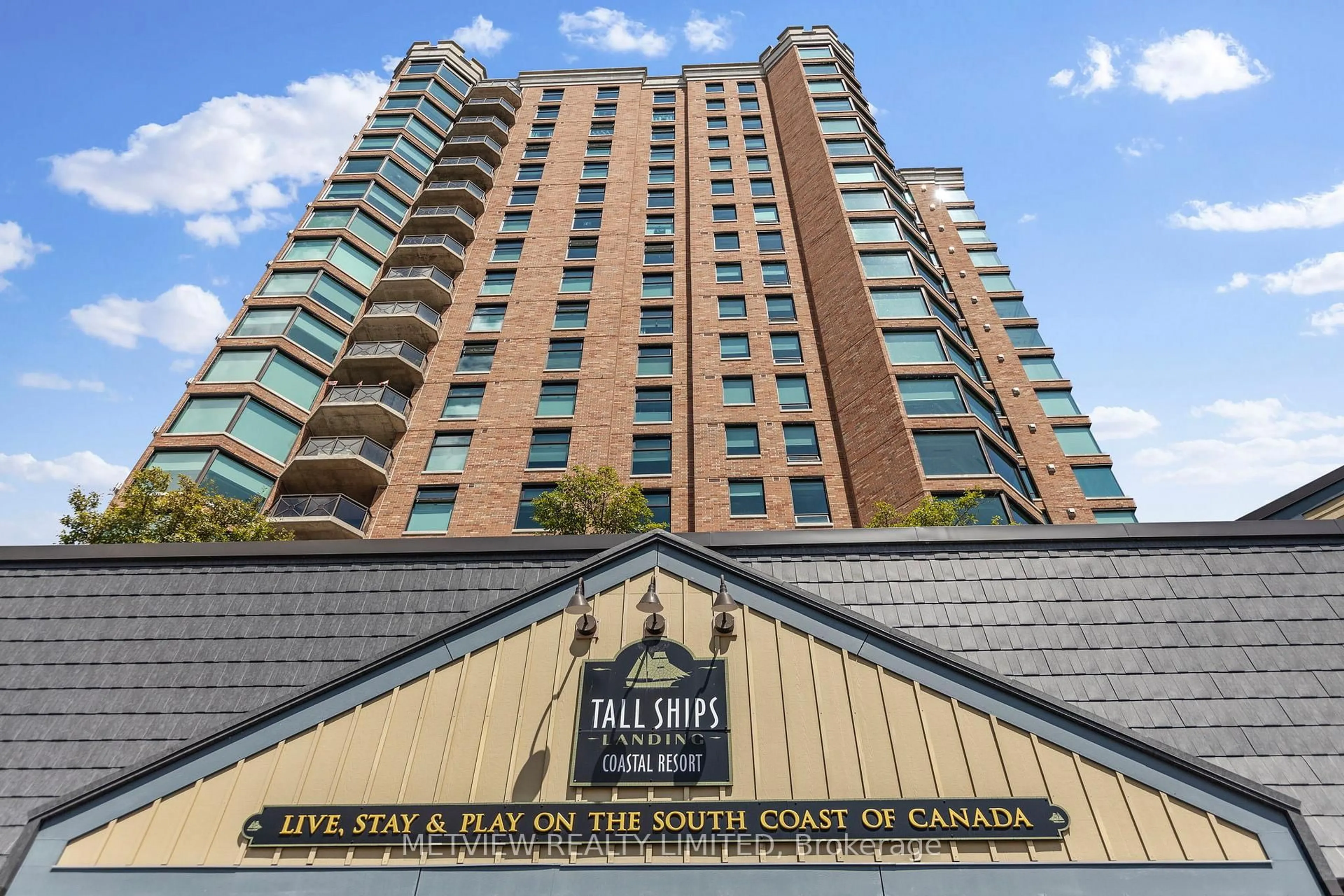 Indoor foyer for 15 St Andrew St #Unit 1803, Brockville Ontario K6V 0B8