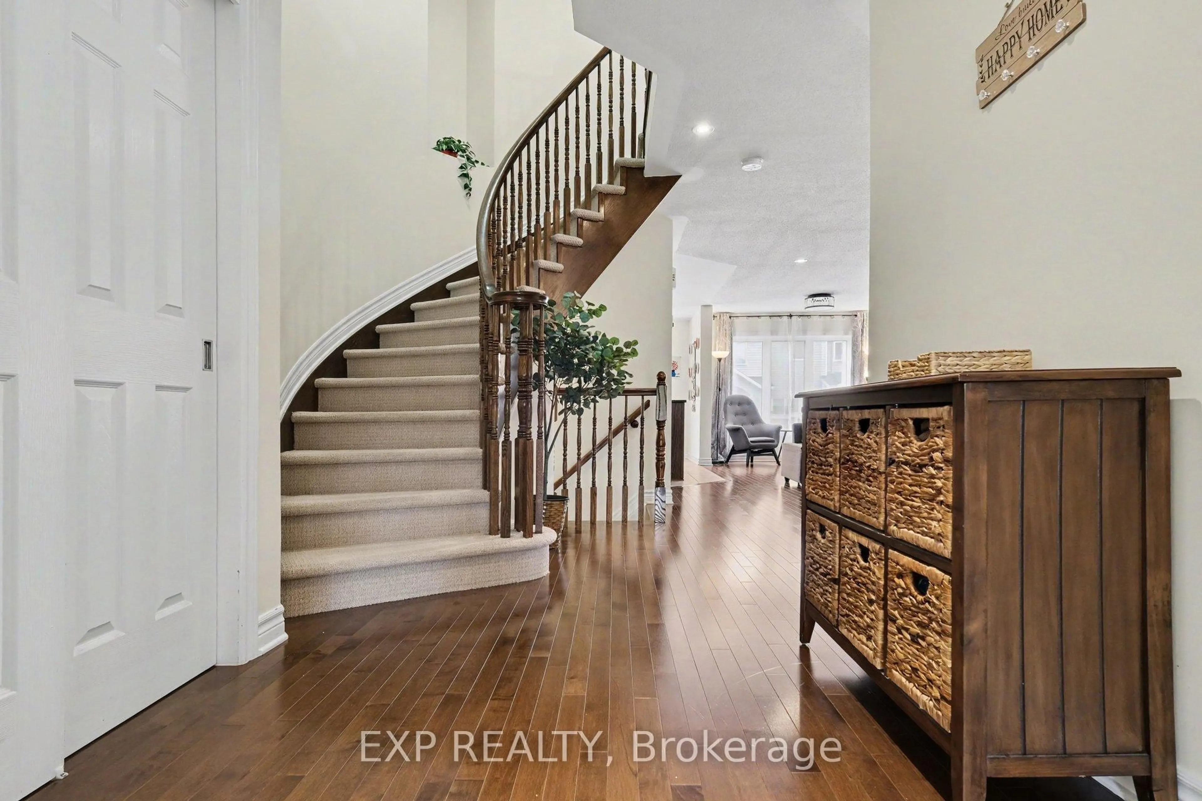 Indoor entryway for 267 Garrity Cres, Ottawa Ontario K2J 3T6