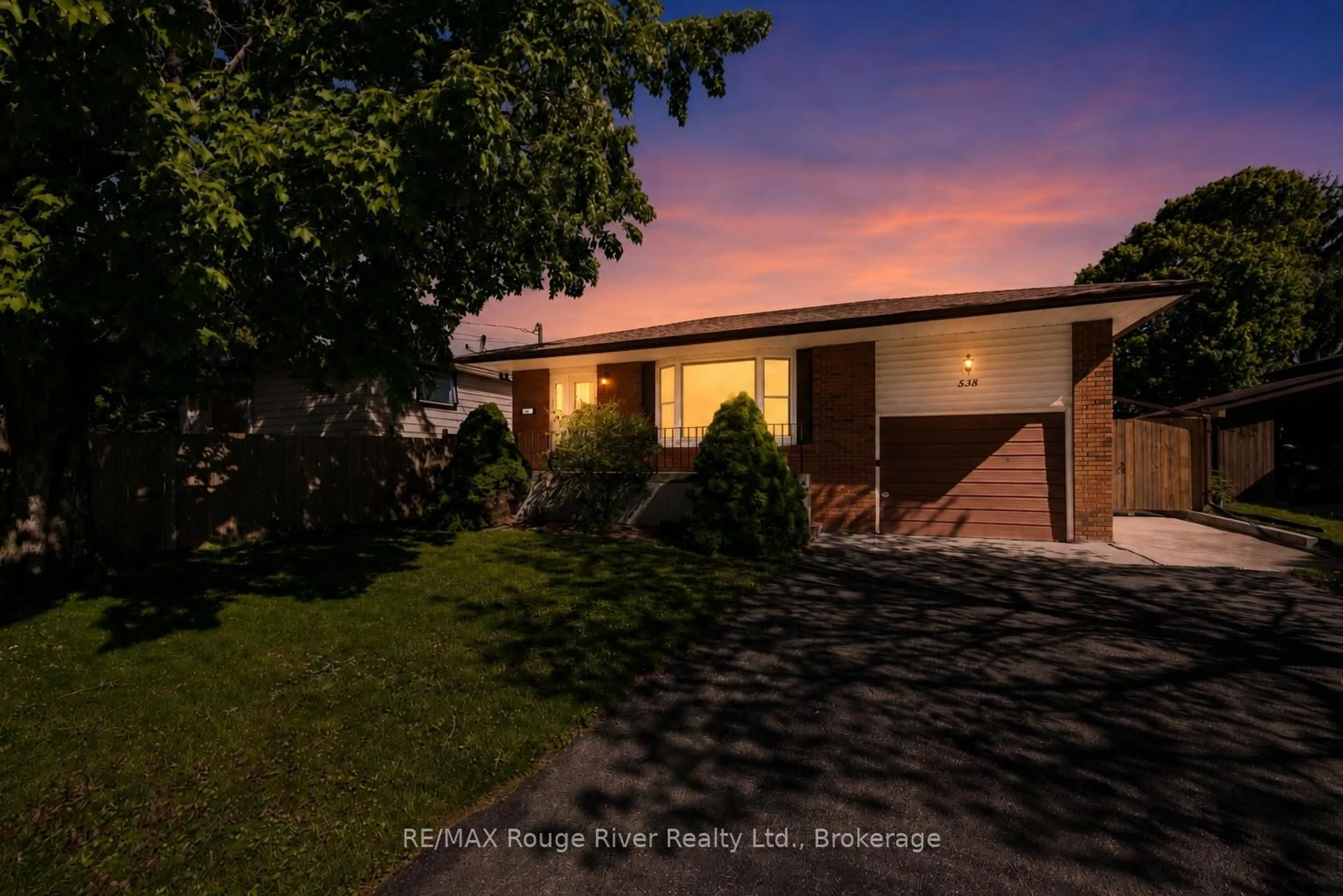 A pic from outside/outdoor area/front of a property/back of a property/a pic from drone, street for 538 Willow Cres, Cobourg Ontario K9A 2B3