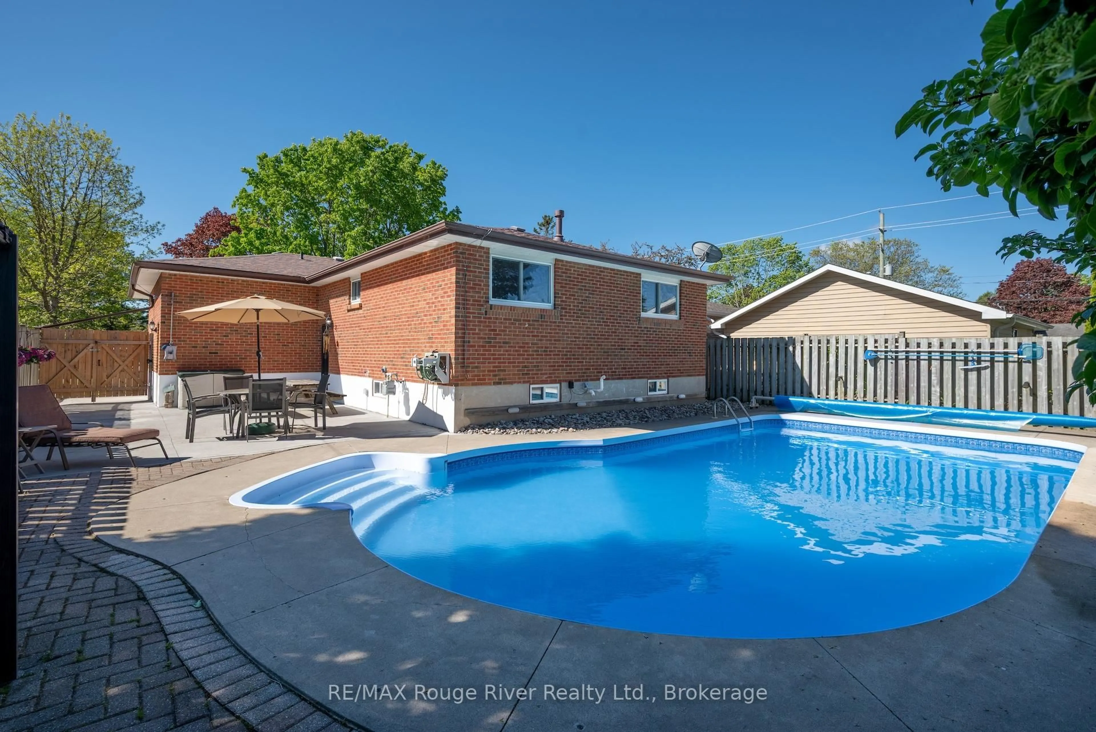 Pool for 538 Willow Cres, Cobourg Ontario K9A 2B3