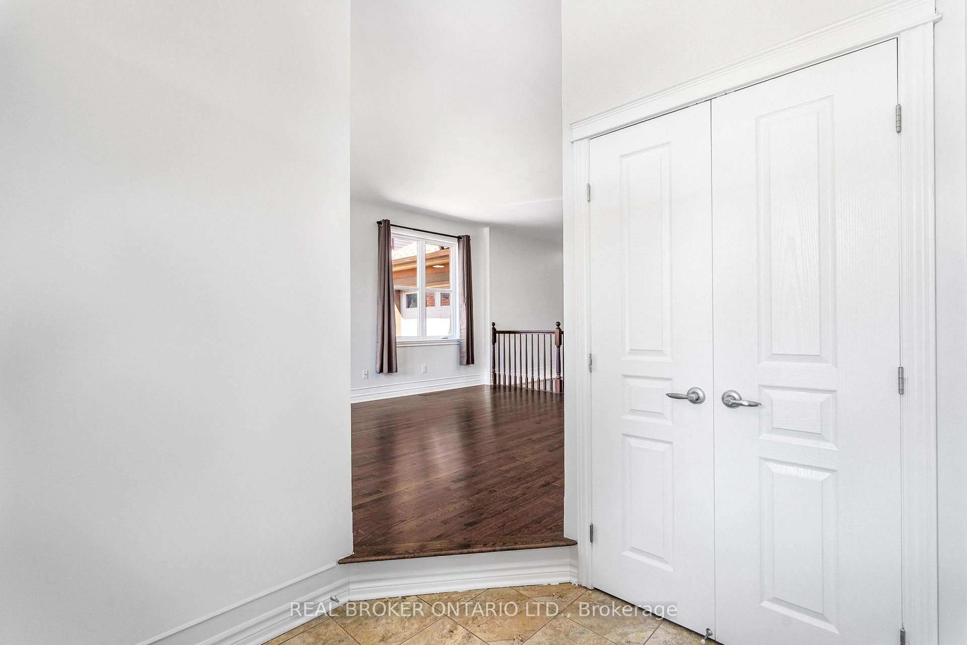 Indoor entryway for 43 Claridge Dr, Ottawa Ontario K2J 5A3