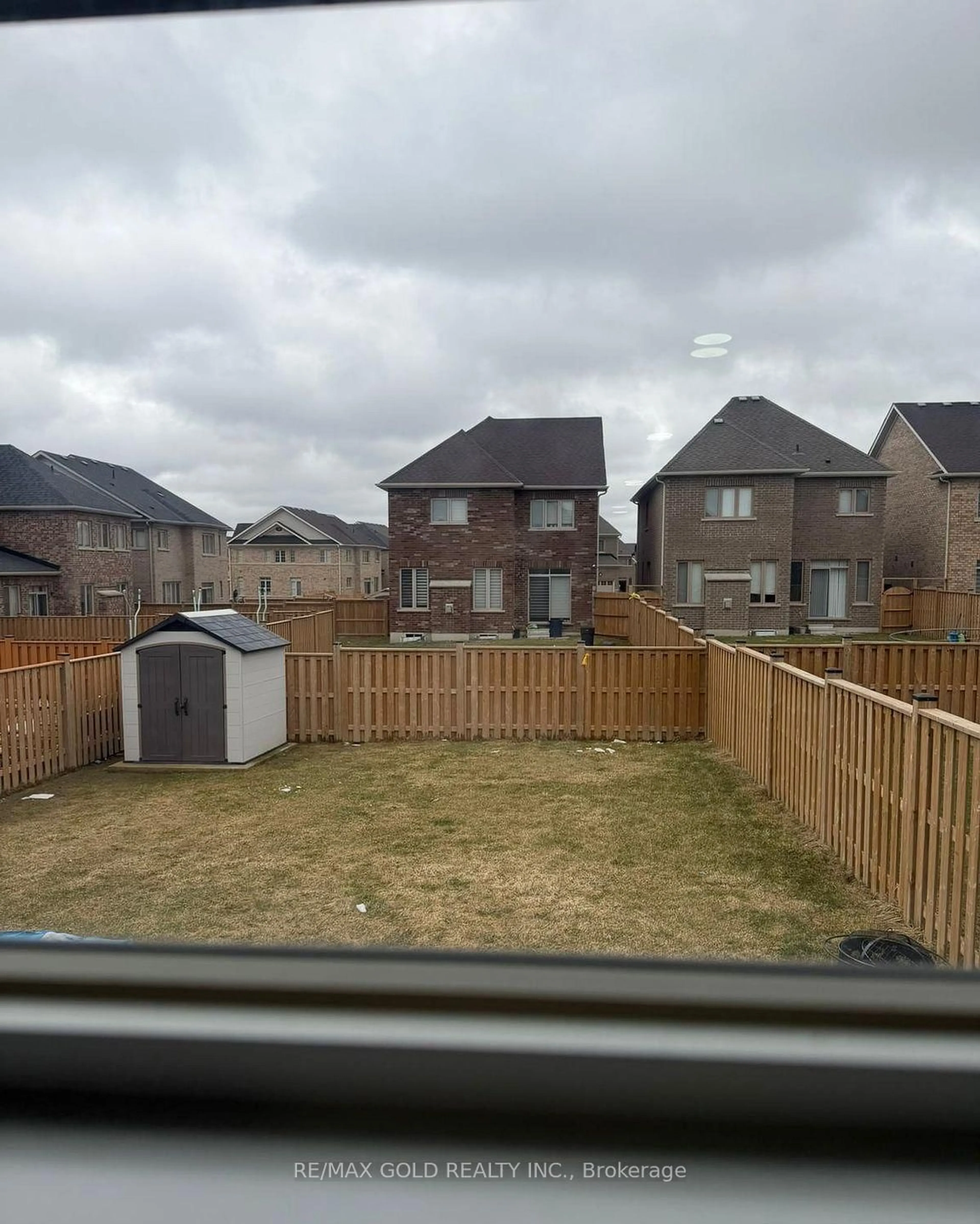 A pic from outside/outdoor area/front of a property/back of a property/a pic from drone, mountain view for 109 Silverwood Cres, Woodstock Ontario N4T 0M5