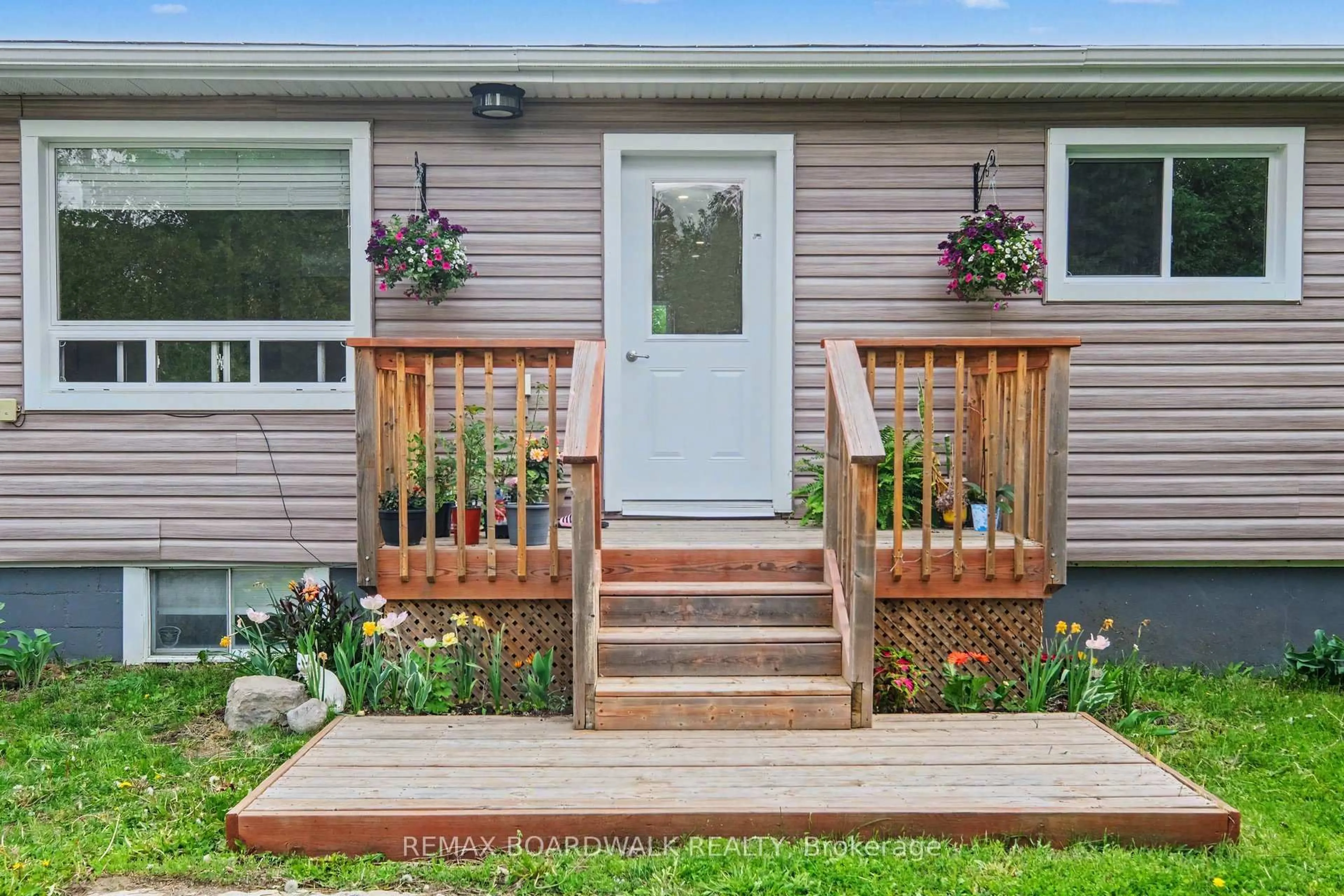 Home with vinyl exterior material, street for 1750 Bedell Rd, North Grenville Ontario K0G 1S0