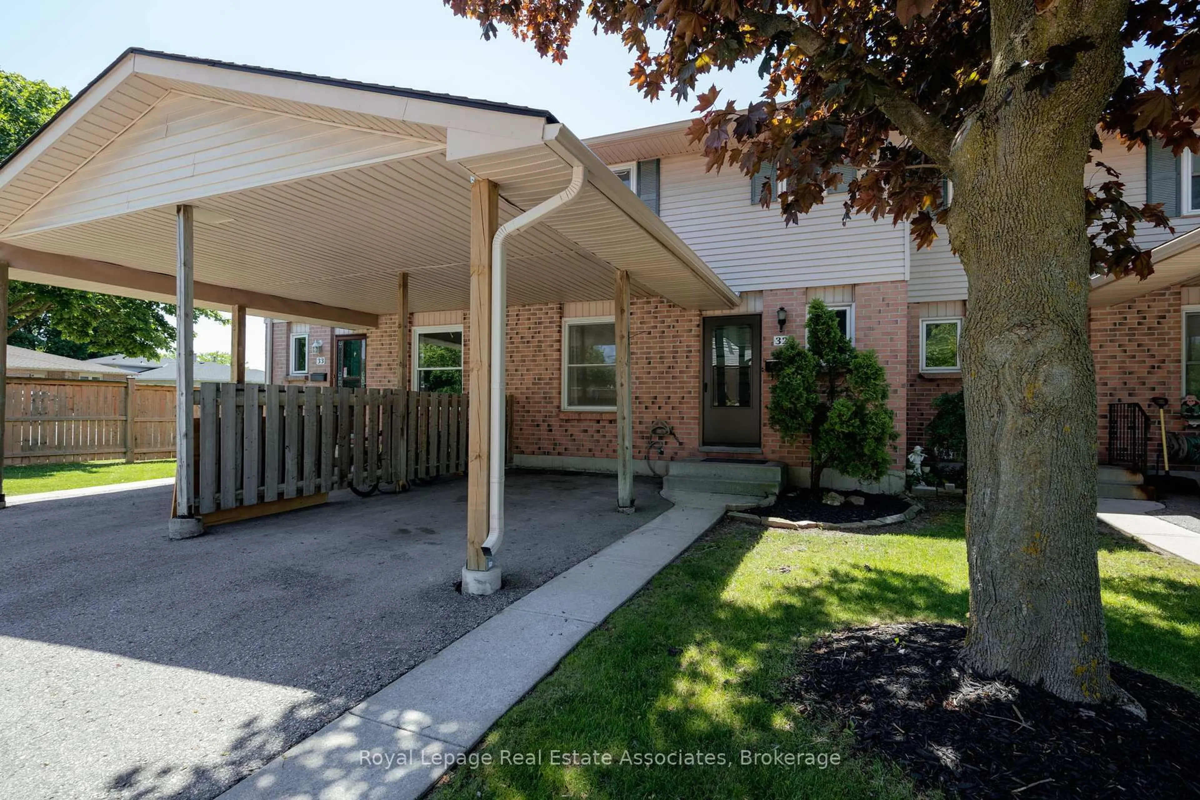 Patio, street for 160 Conway Dr, London South Ontario N6E 3M6