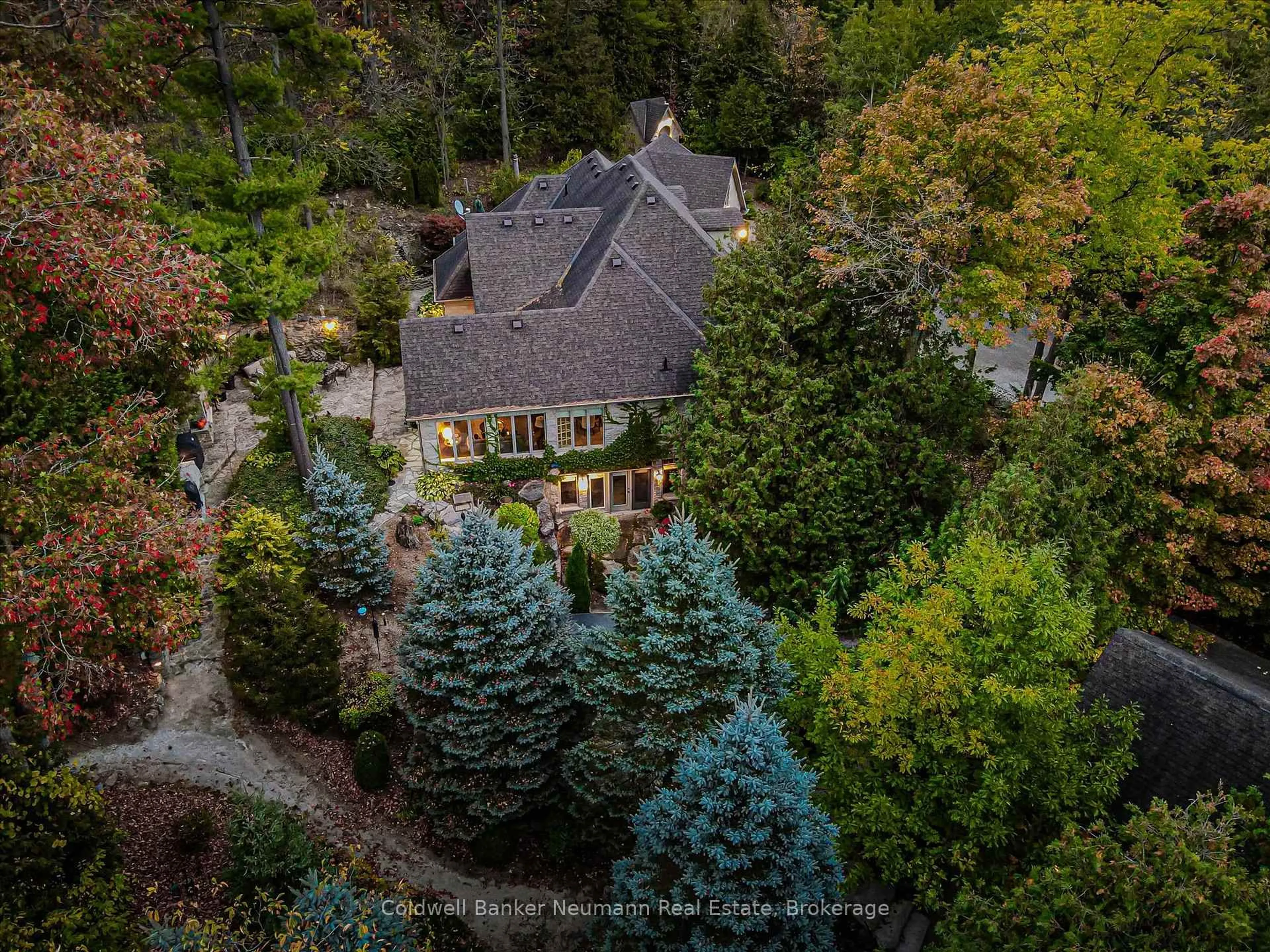 A pic from outside/outdoor area/front of a property/back of a property/a pic from drone, forest/trees view for 198 Pasmore St, Guelph/Eramosa Ontario N0B 2K0