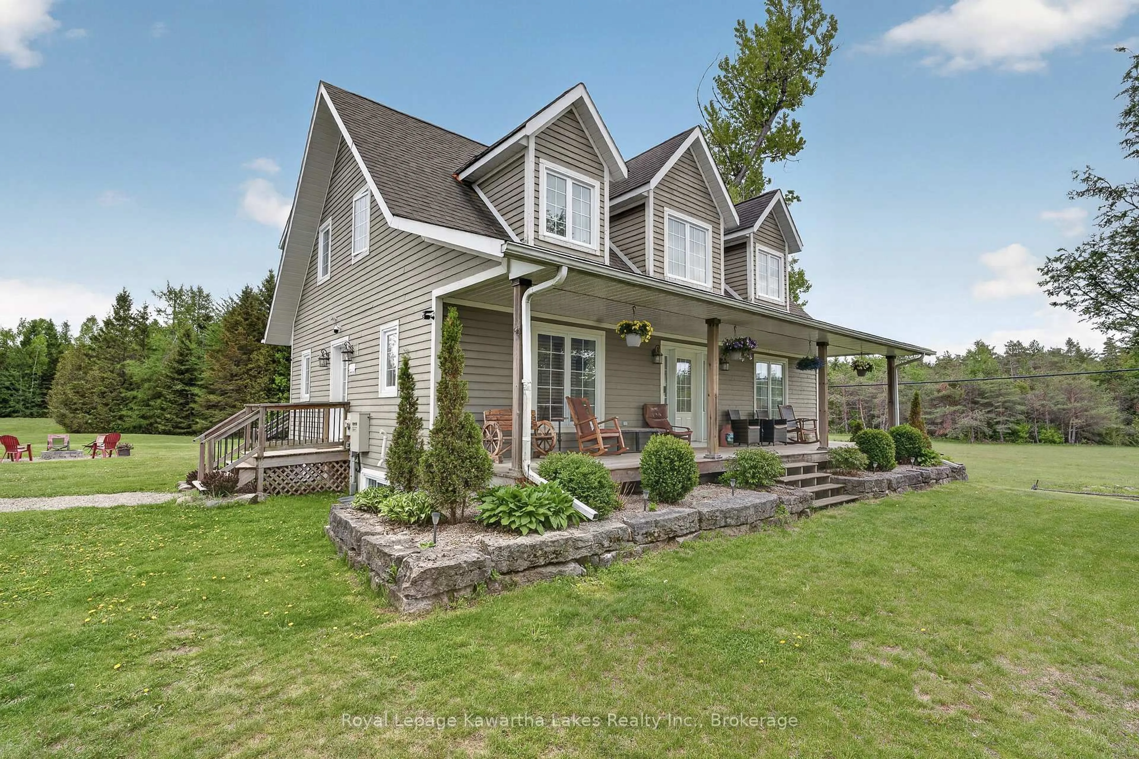 Home with vinyl exterior material, unknown for 3580 County Road 121, Trent Lakes Ontario K0M 2A0