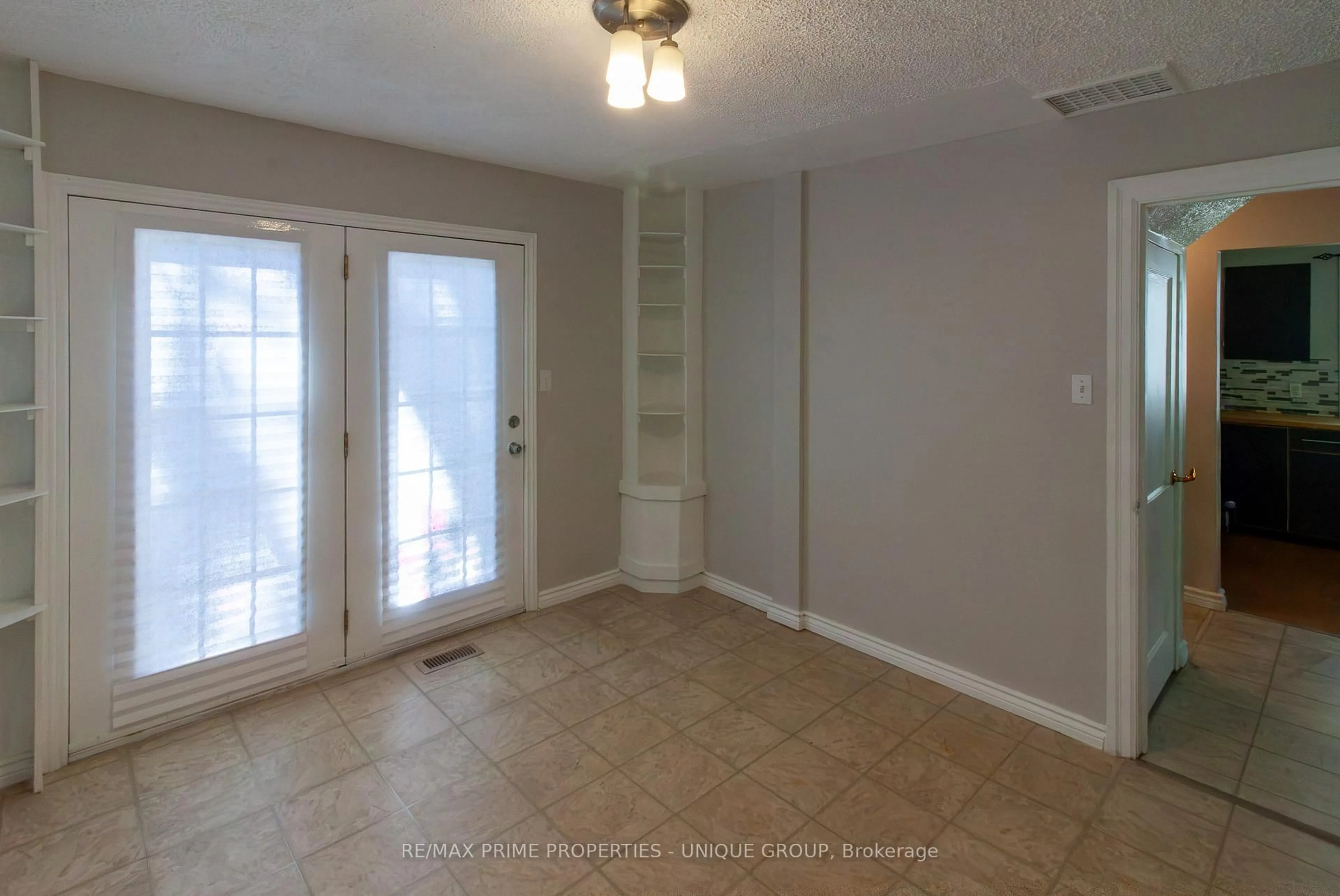 Unknown for 117 Walnut Ave, Sarnia Ontario N7T 3V5
