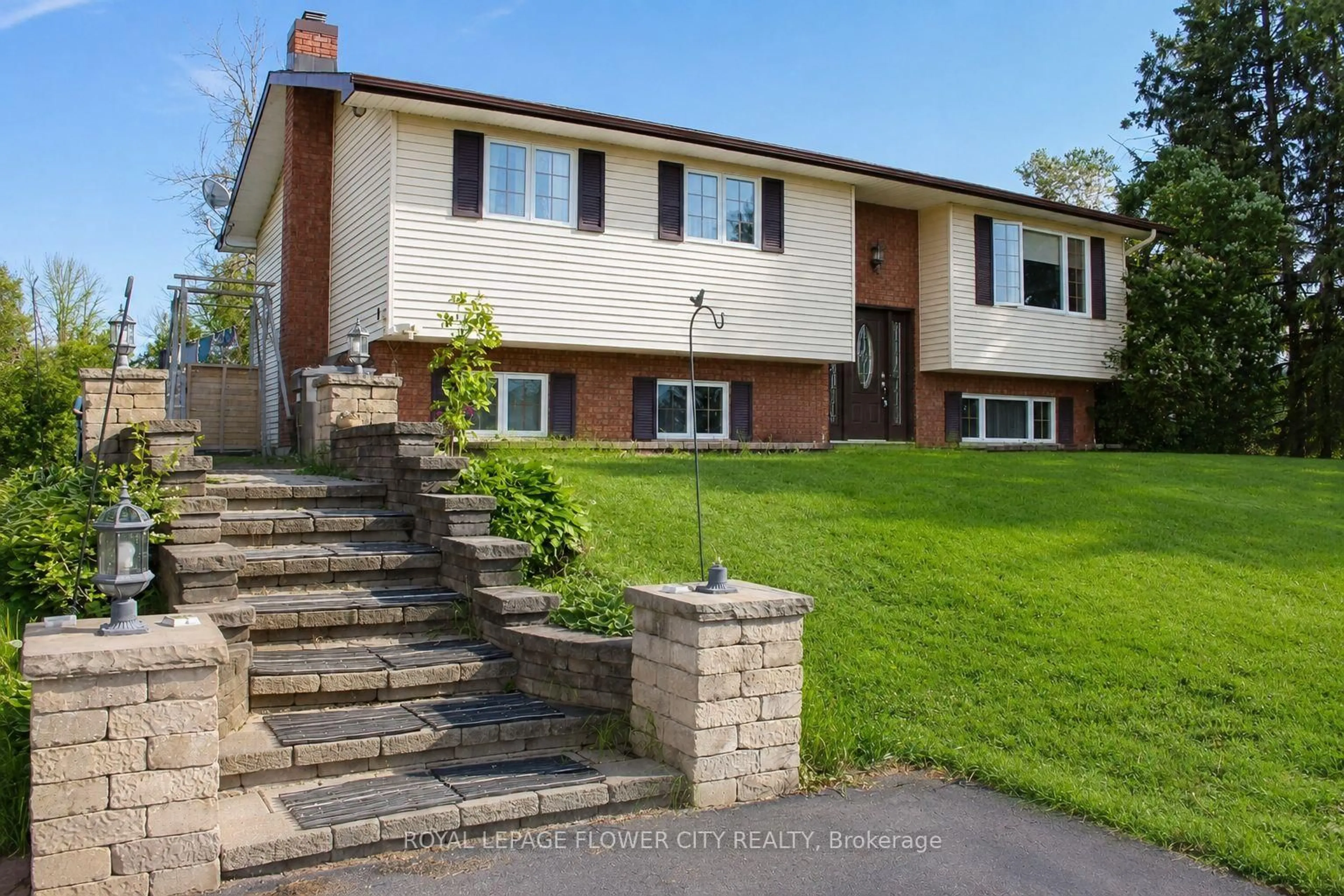 Home with brick exterior material, street for 18528 Paragon Rd, South Glengarry Ontario K6H 5R5