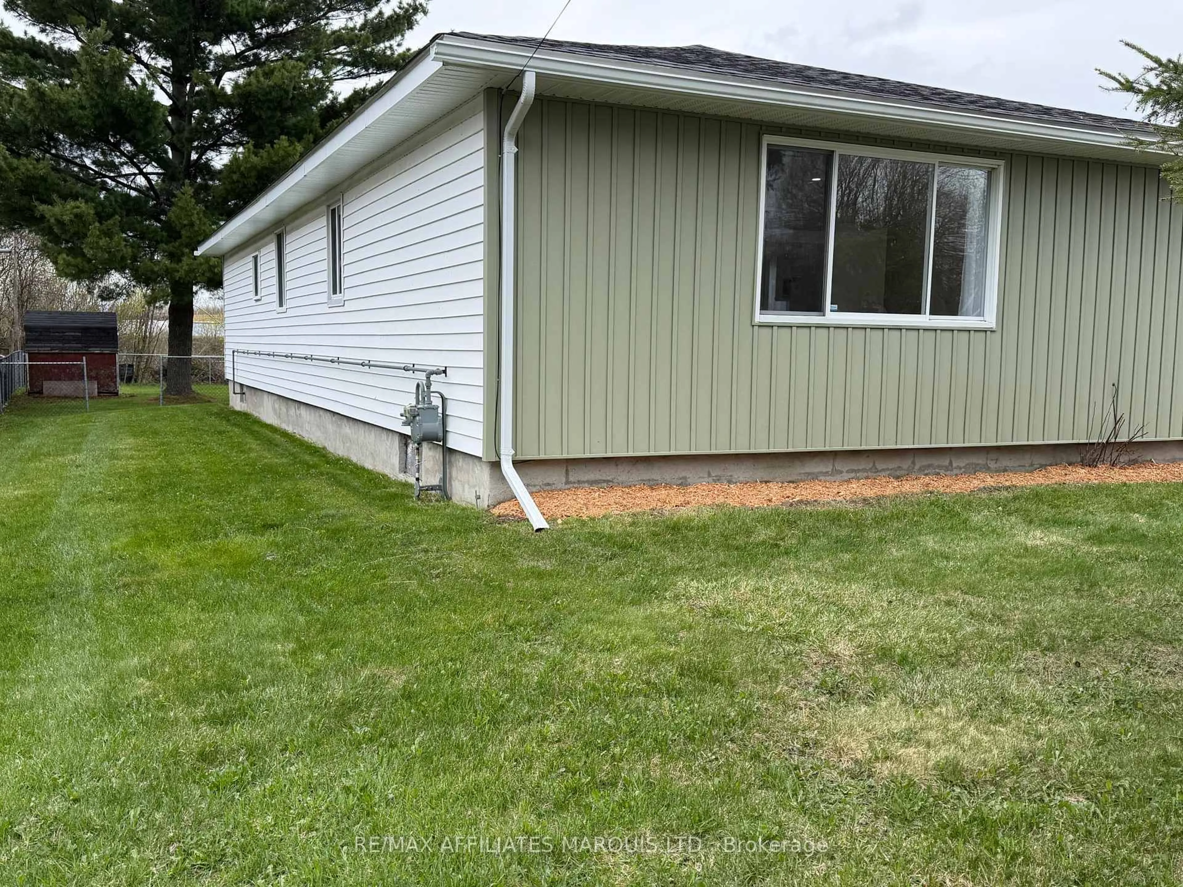 Home with vinyl exterior material, unknown for 144 Elsie Ave, Cornwall Ontario K6J 3L9