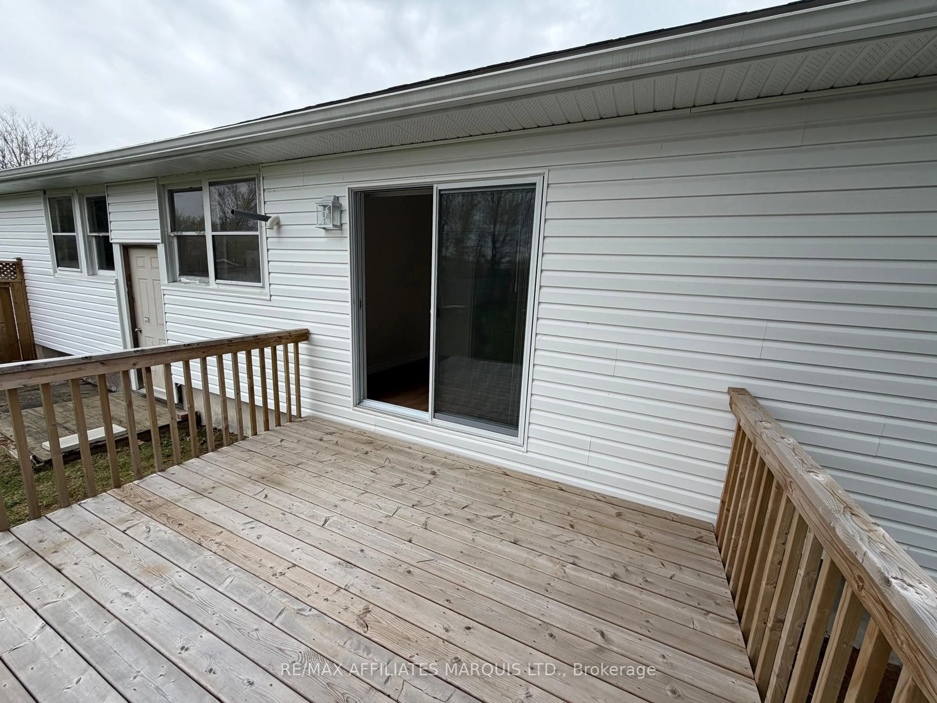Patio, water/lake/river/ocean view for 144 Elsie Ave, Cornwall Ontario K6J 3L9