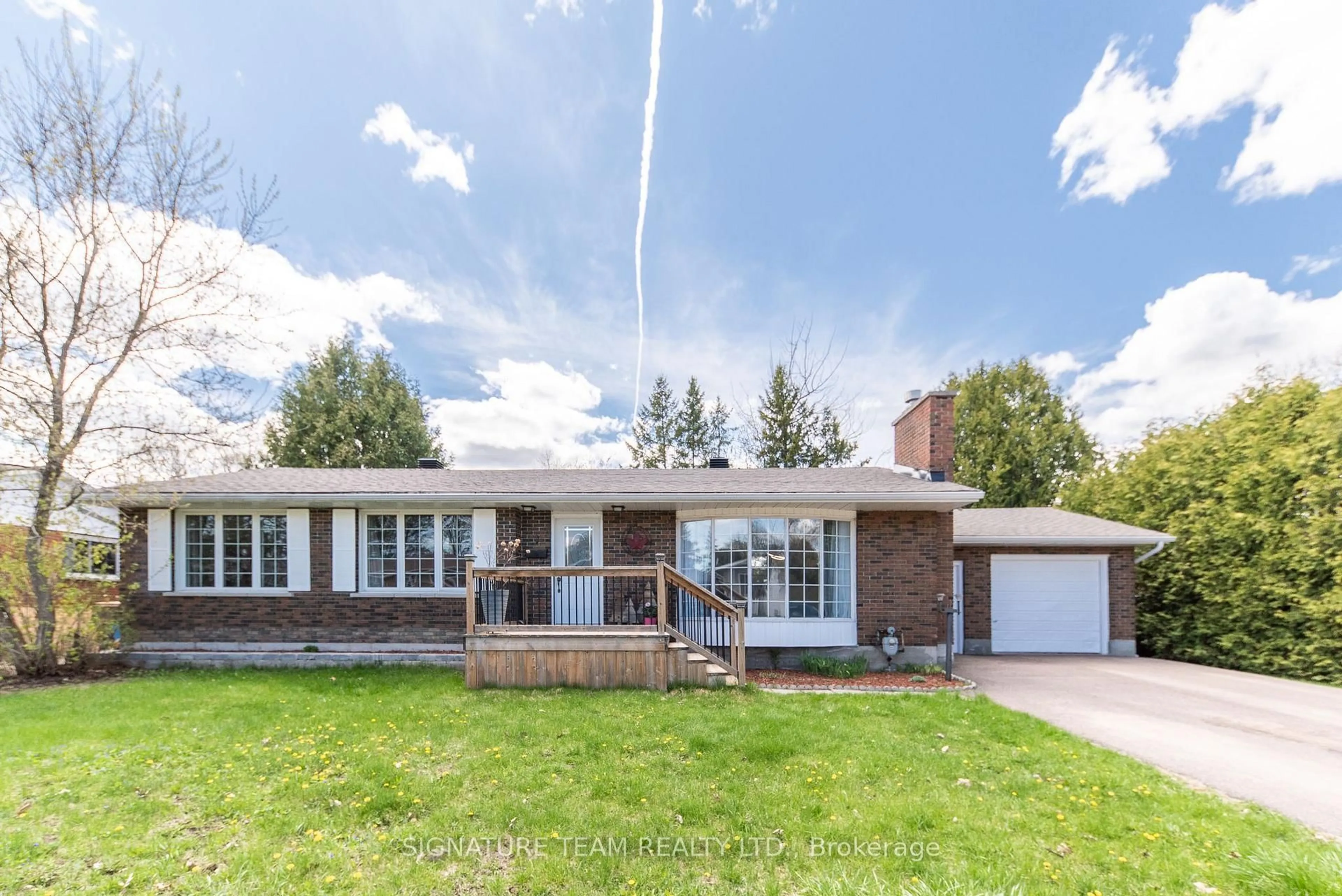 Home with brick exterior material, street for 7 Mary St, Petawawa Ontario K8H 1R6