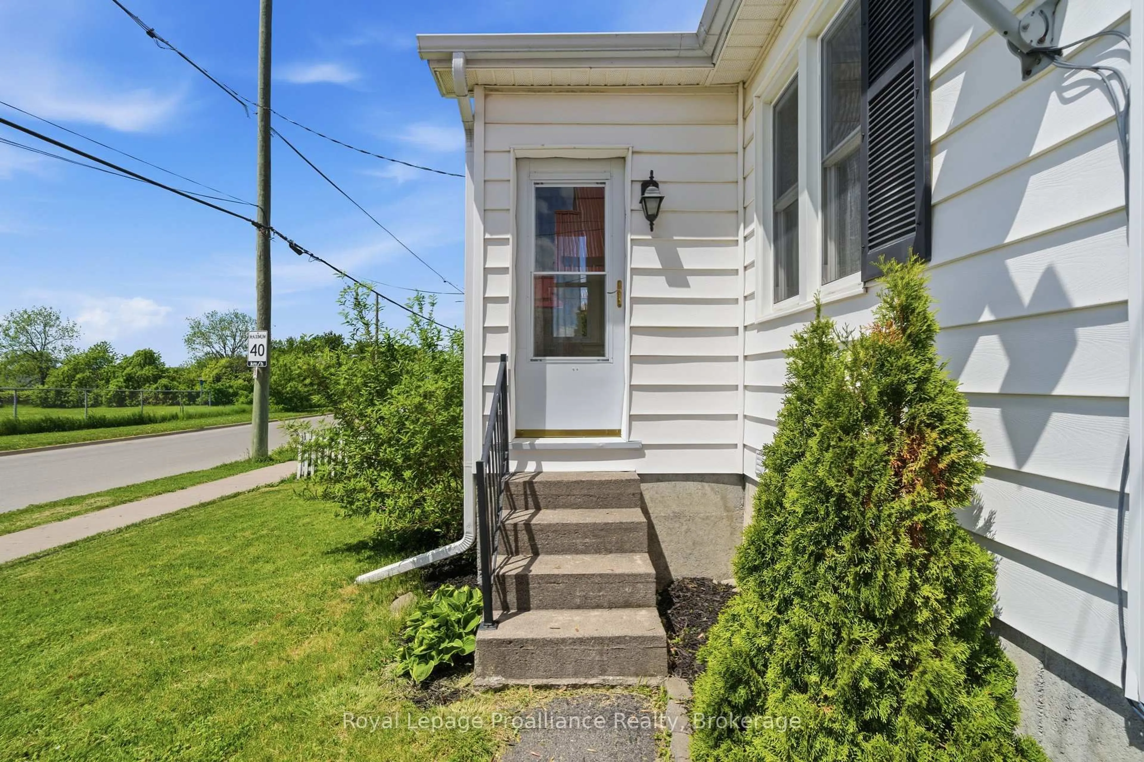 Unknown for 165 Lingham St, Belleville Ontario K8N 3T3