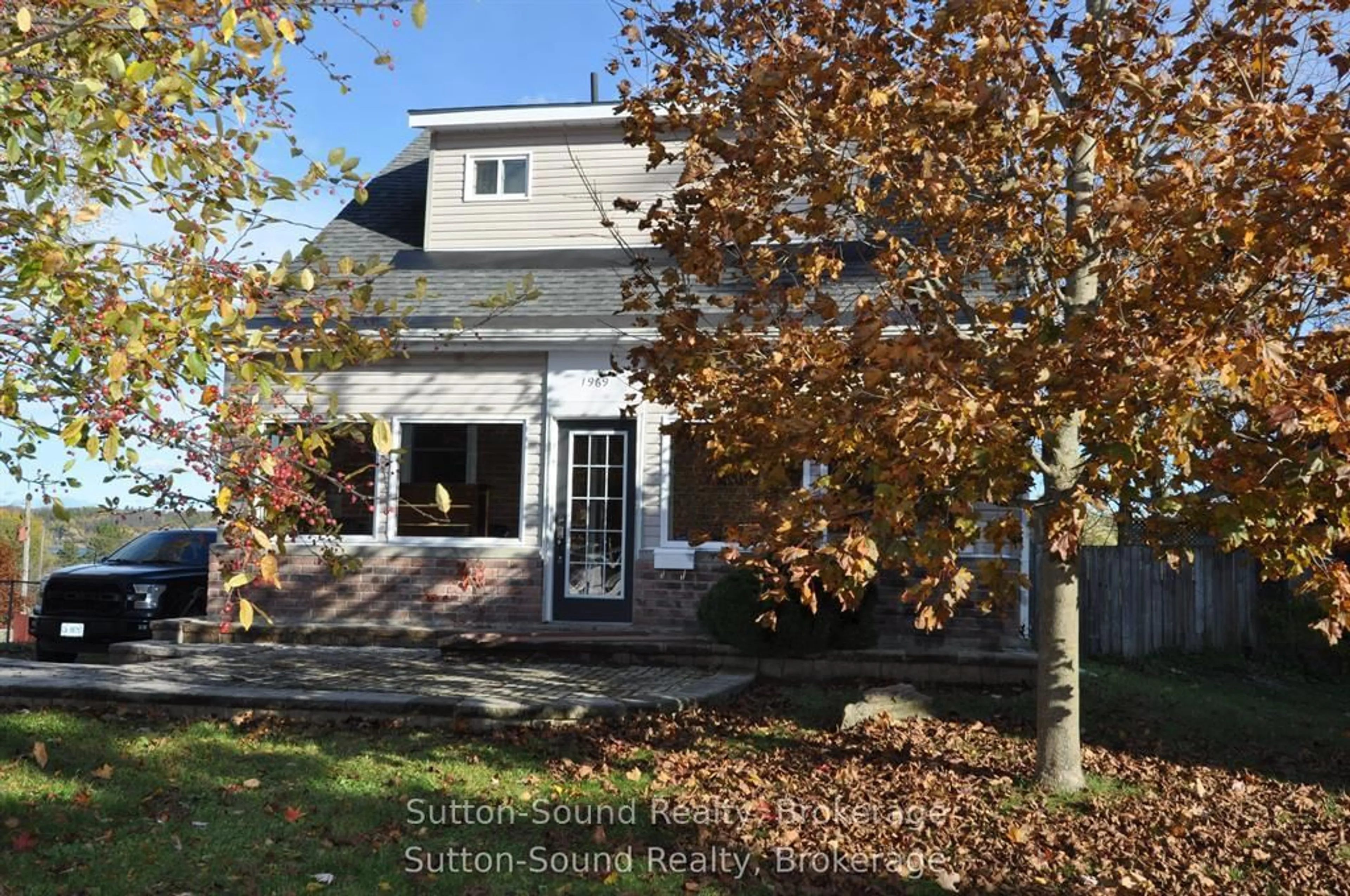 Unknown for 1969 4th Ave, Owen Sound Ontario N4K 4Y1