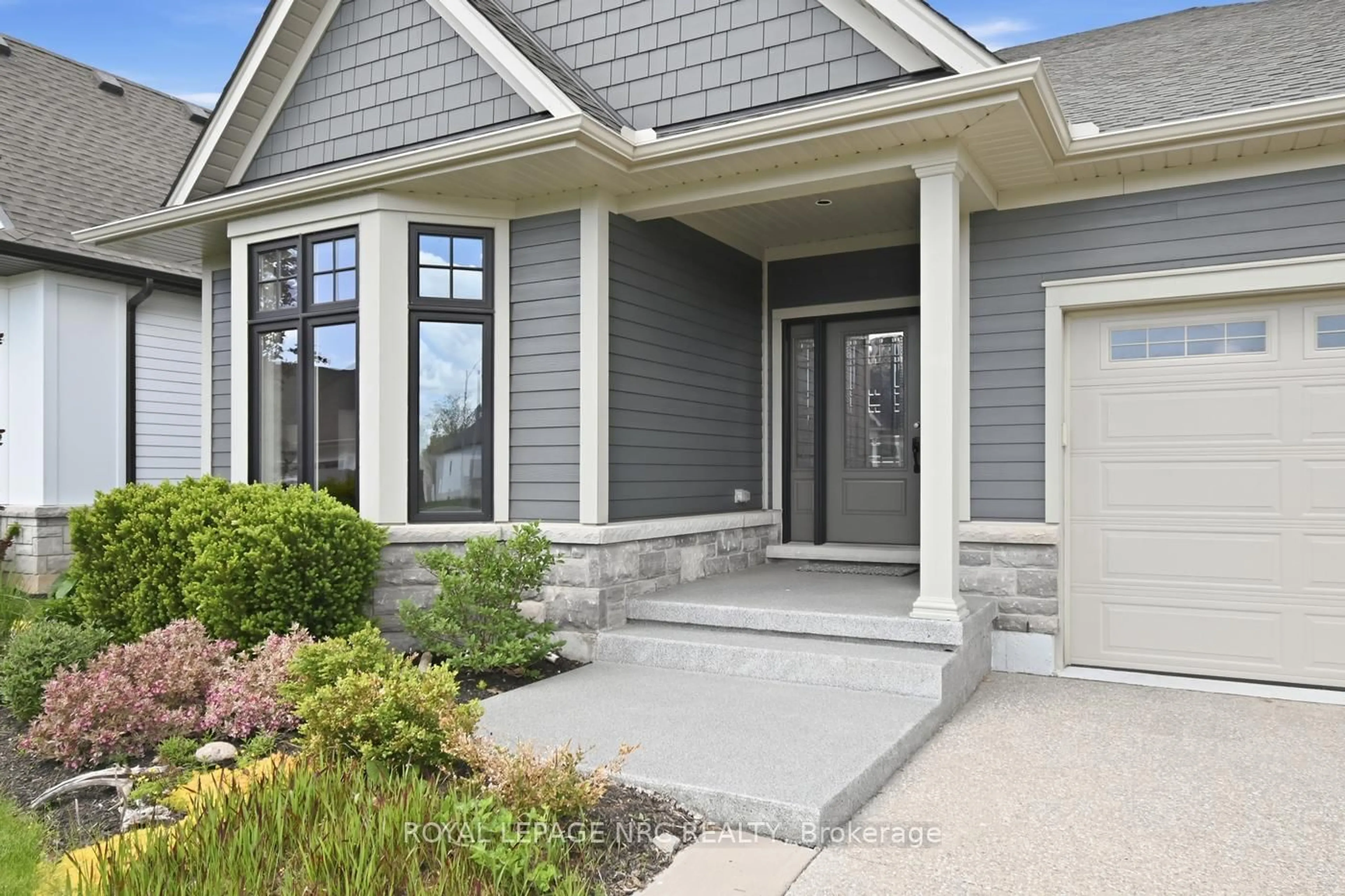 Home with vinyl exterior material, street for 81 Butlers Dr, Fort Erie Ontario L0S 1N0