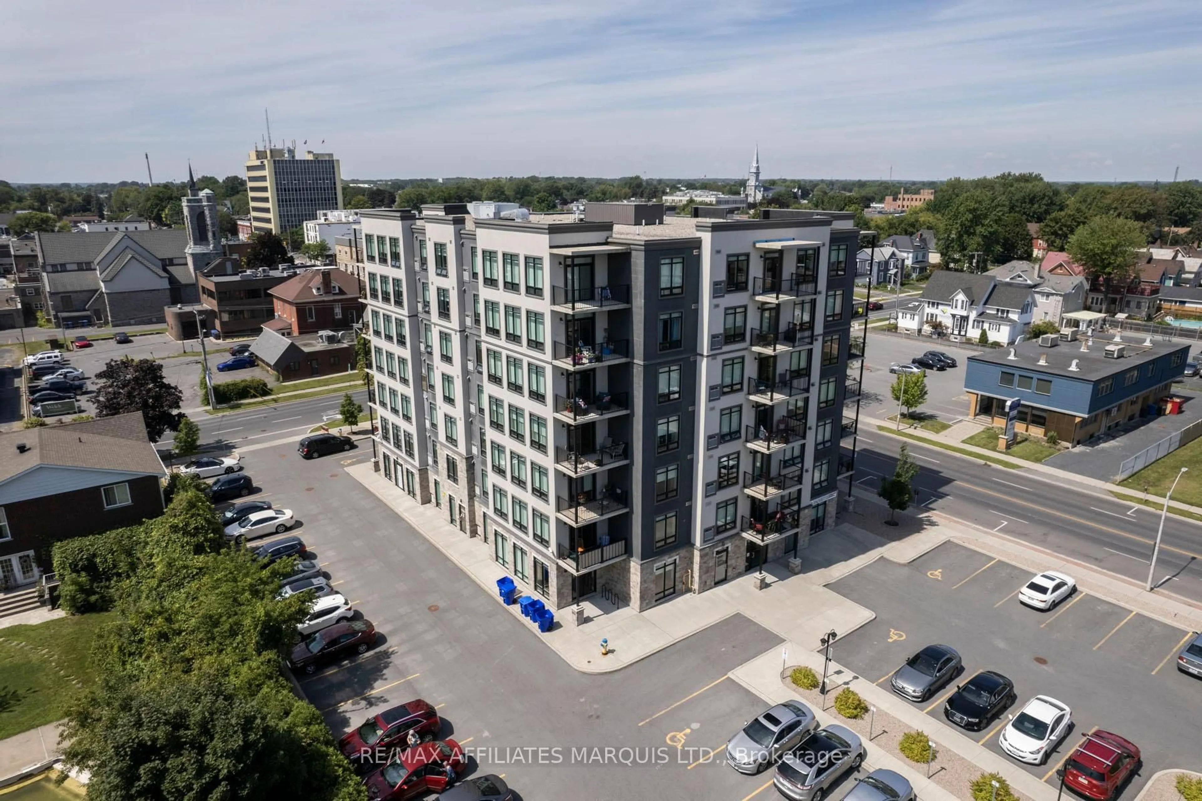 A pic from outside/outdoor area/front of a property/back of a property/a pic from drone, building for 108 Second St #1, Cornwall Ontario K6H 0C9