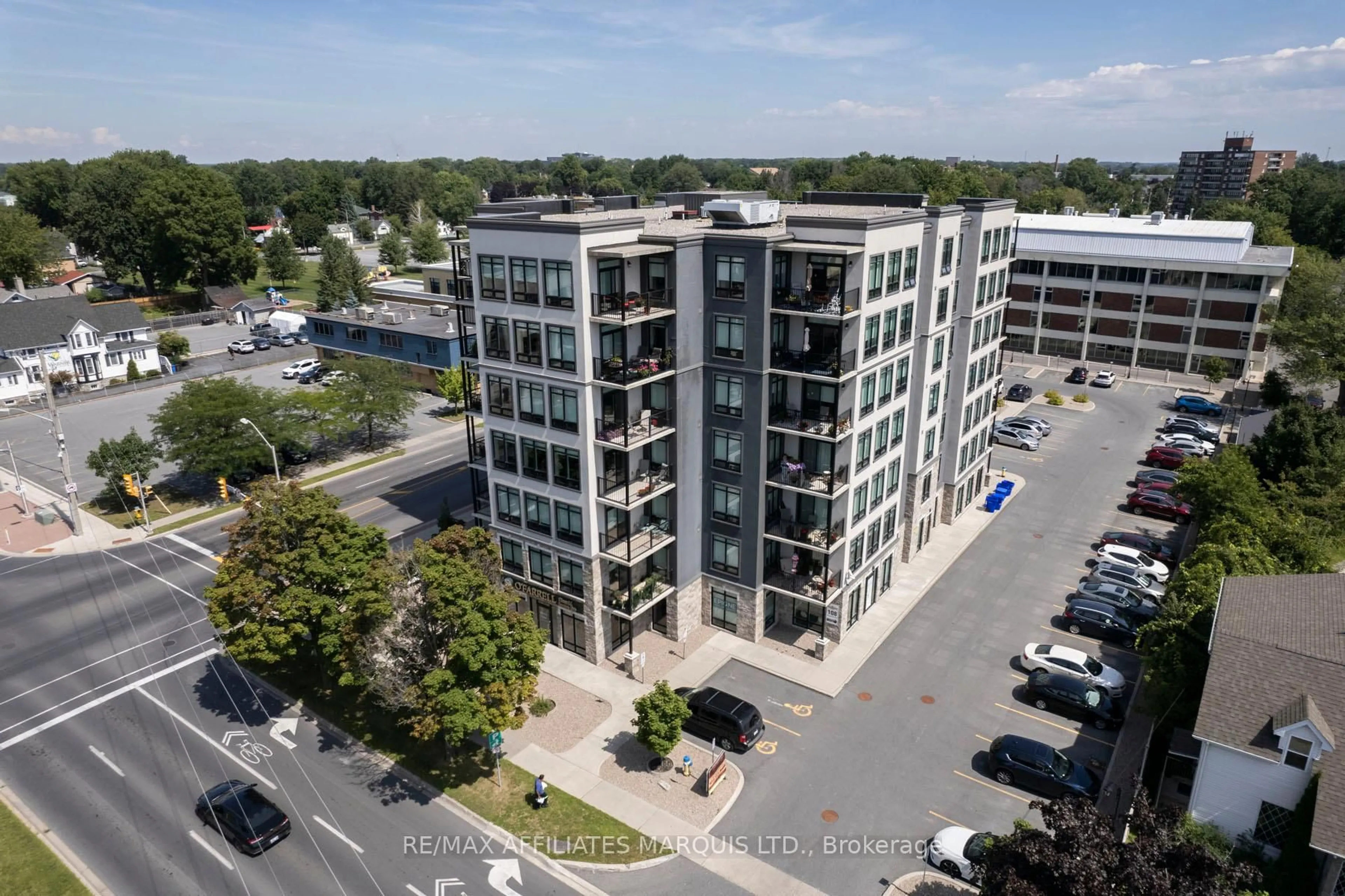 A pic from outside/outdoor area/front of a property/back of a property/a pic from drone, building for 108 Second St #4, Cornwall Ontario K6H 0C9