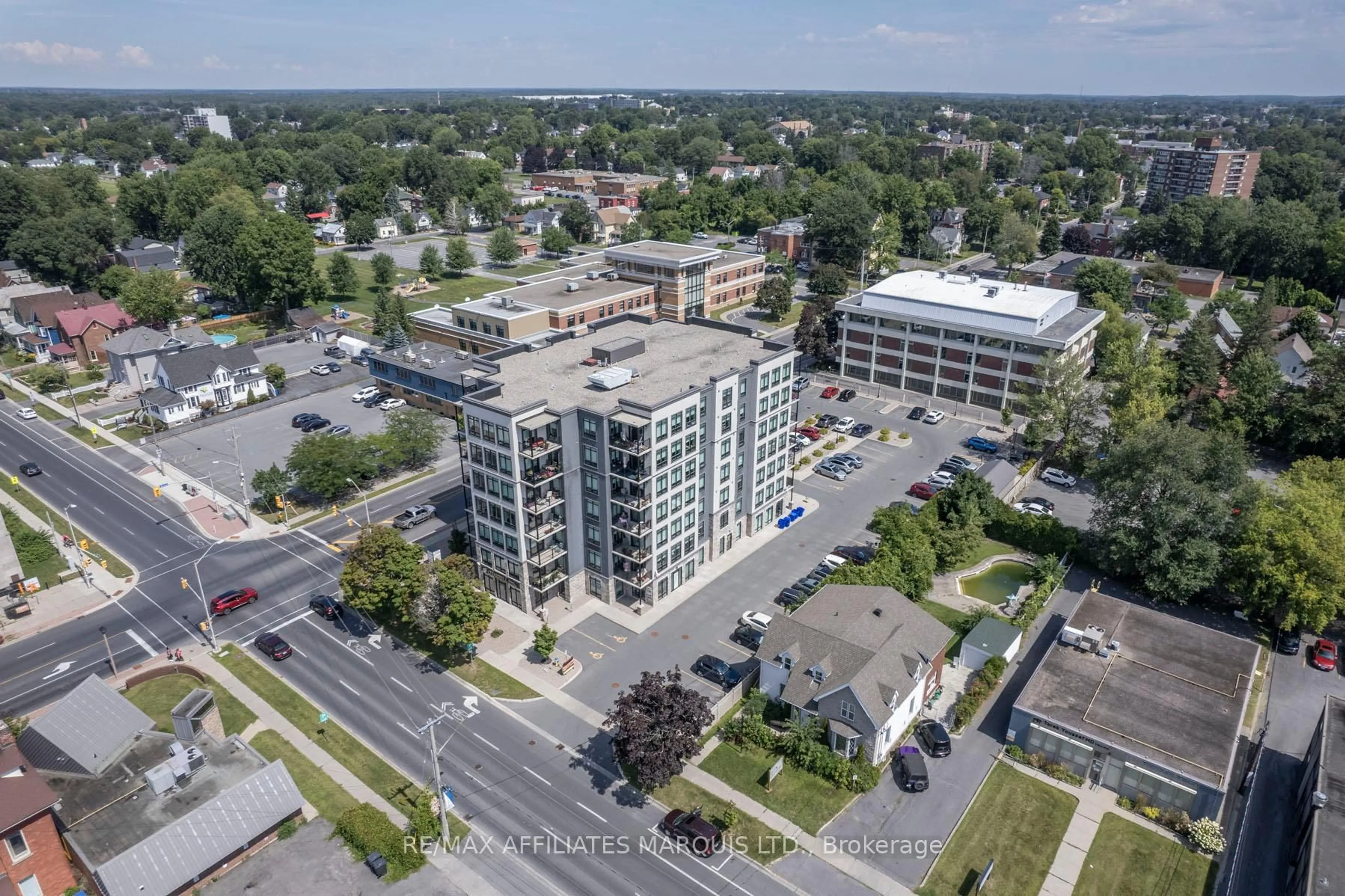 A pic from outside/outdoor area/front of a property/back of a property/a pic from drone, building for 108 Second St #4, Cornwall Ontario K6H 0C9
