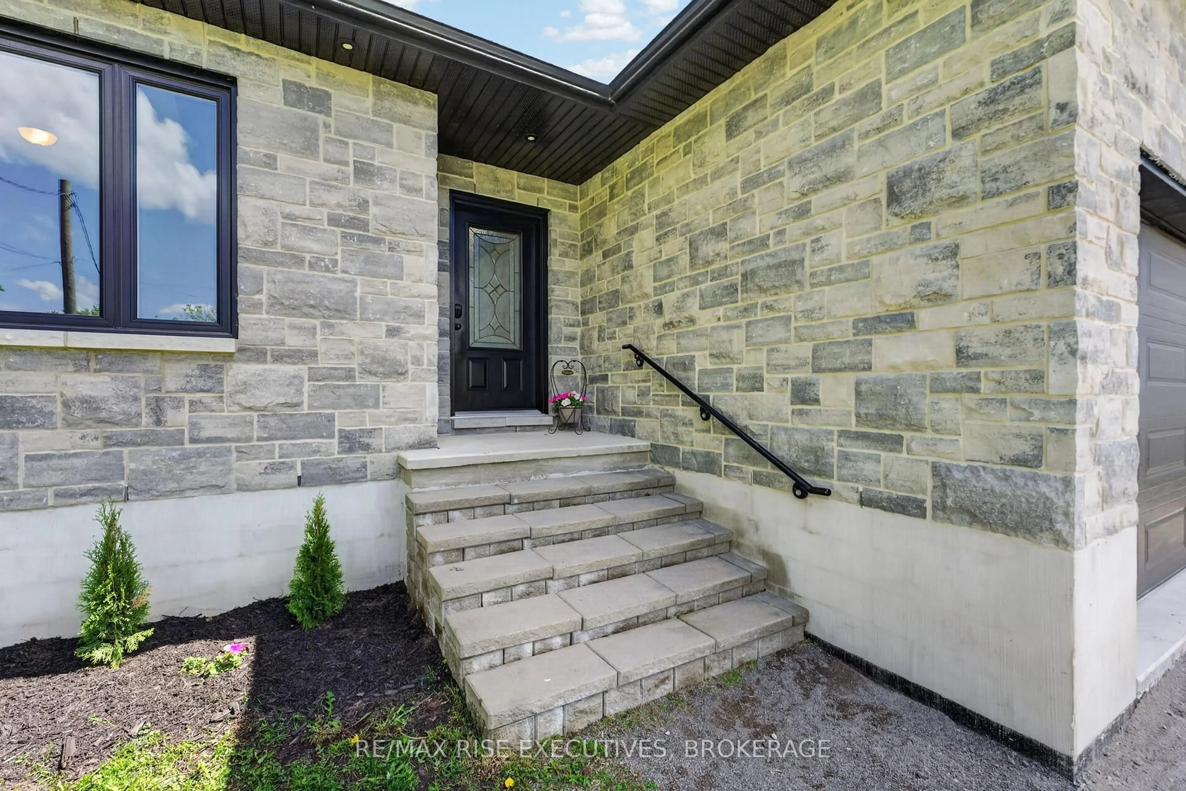 Unknown for 115 Hellen St, Leeds and the Thousand Islands Ontario K0H 2N0