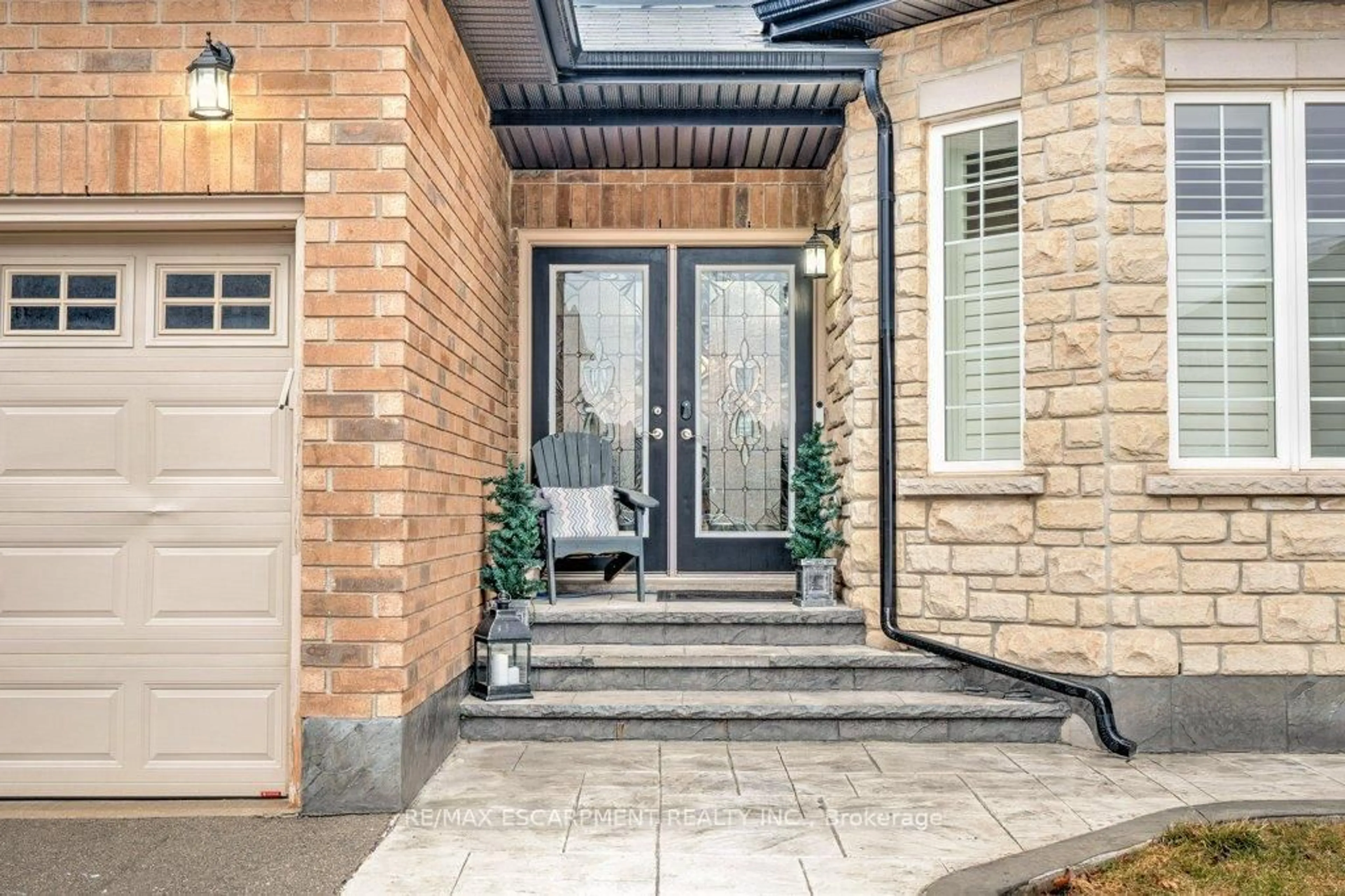 Indoor entryway for 85 Showcase Dr, Hamilton Ontario L0R 1P0