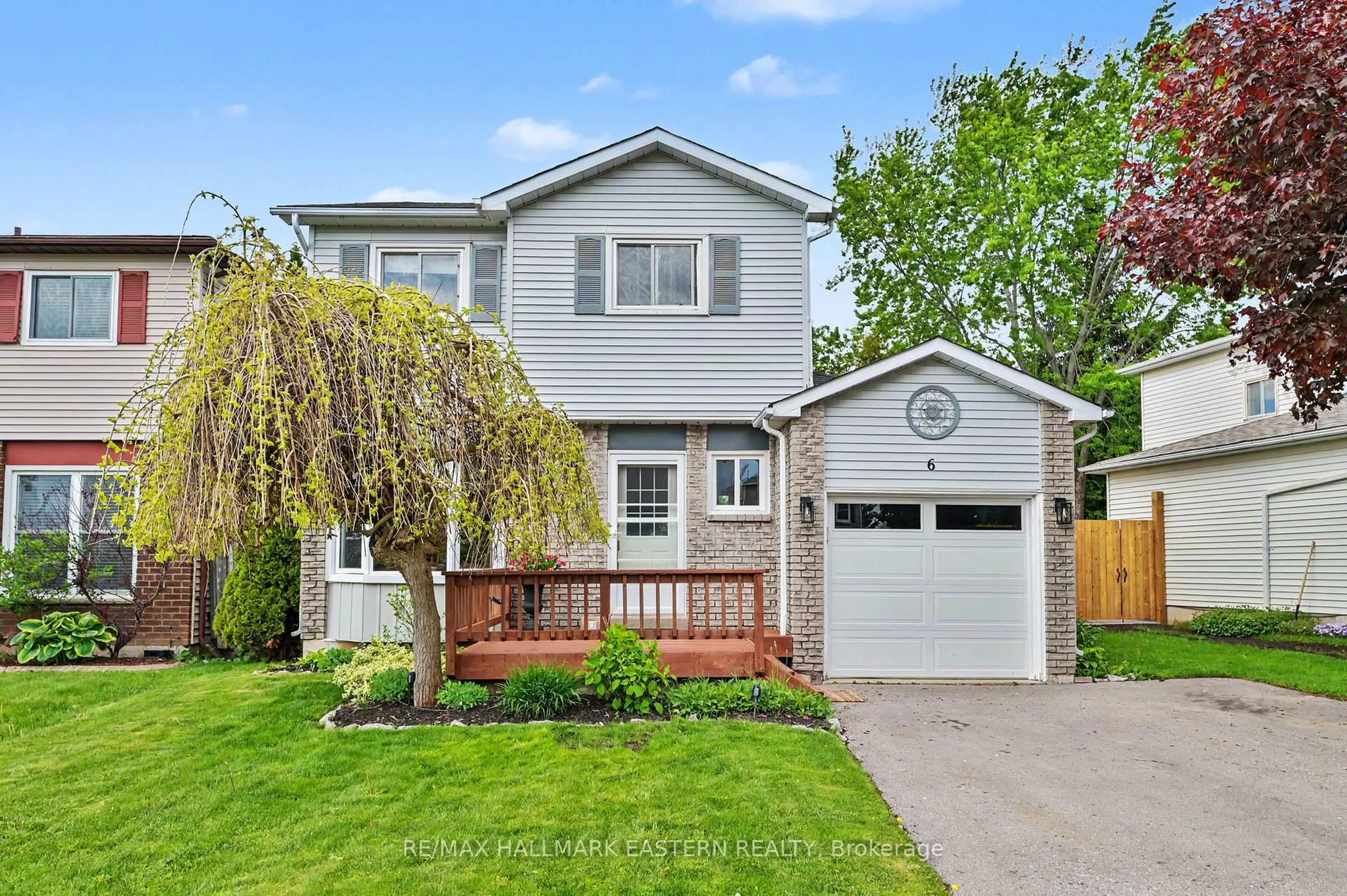 Home with vinyl exterior material, street for 6 Sanders Dr, Port Hope Ontario L1A 4E8