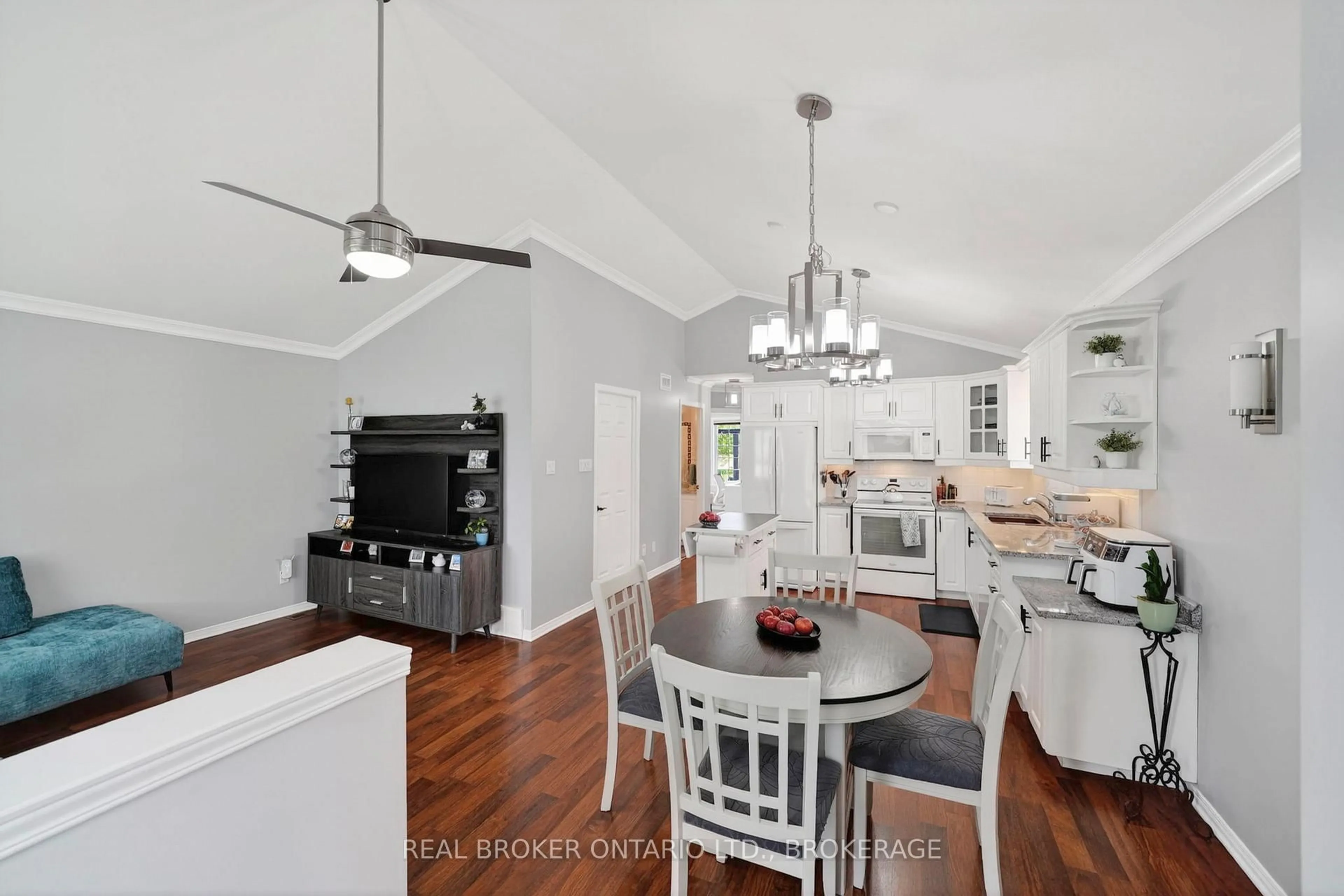 Open concept kitchen, unknown for 1526 Frank Crt, Cornwall Ontario K6H 7N7