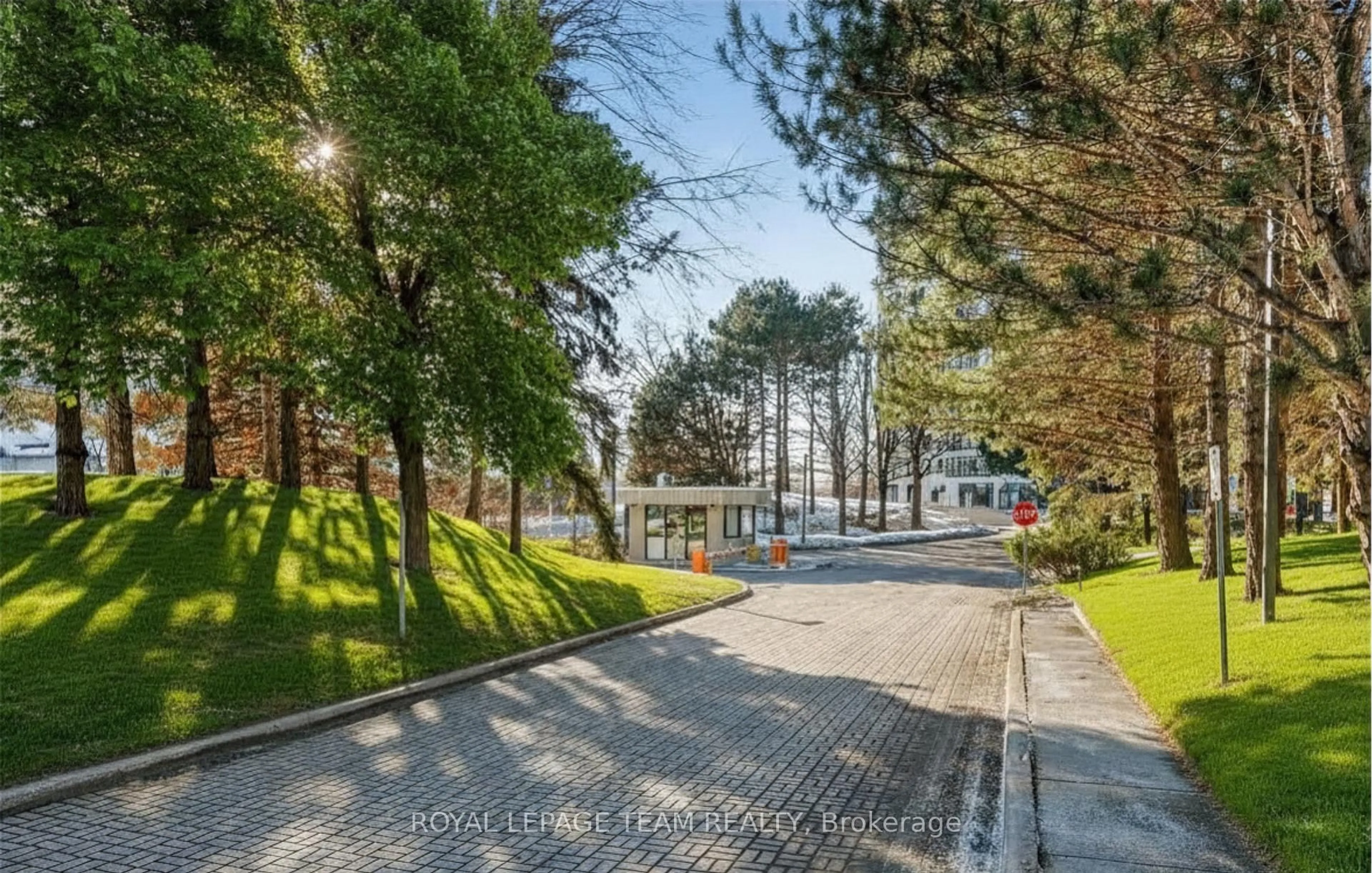 Unknown for 1480 RIVERSIDE Dr #503, Ottawa Ontario K1G 5H2
