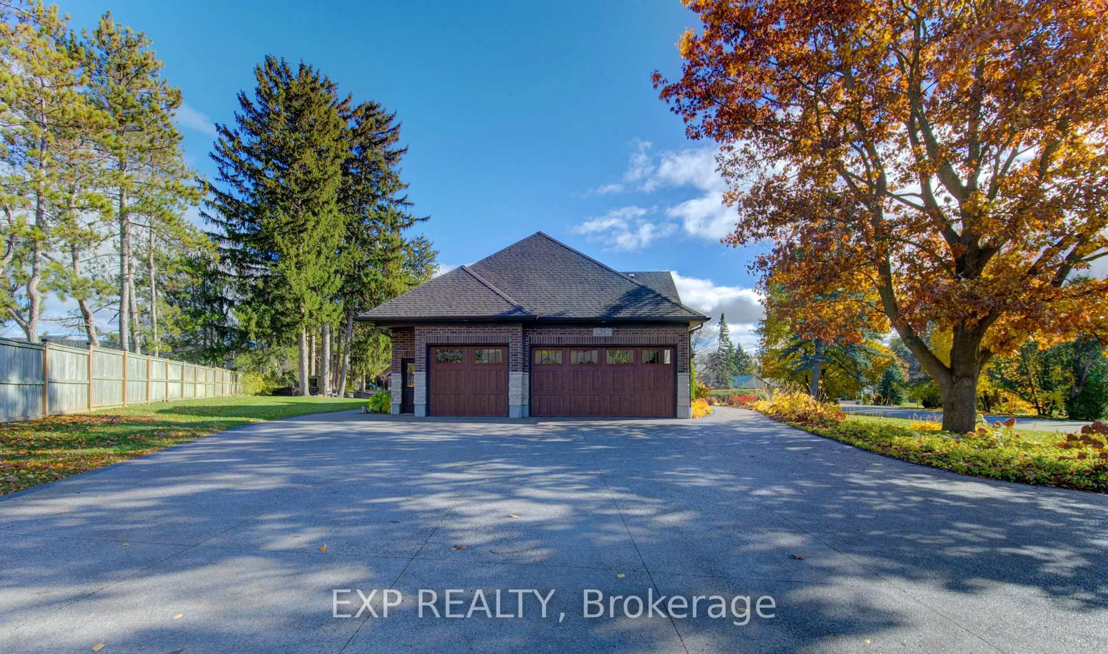 A pic from outside/outdoor area/front of a property/back of a property/a pic from drone, unknown for 52 Edgehill Dr, Kitchener Ontario N2P 2C6