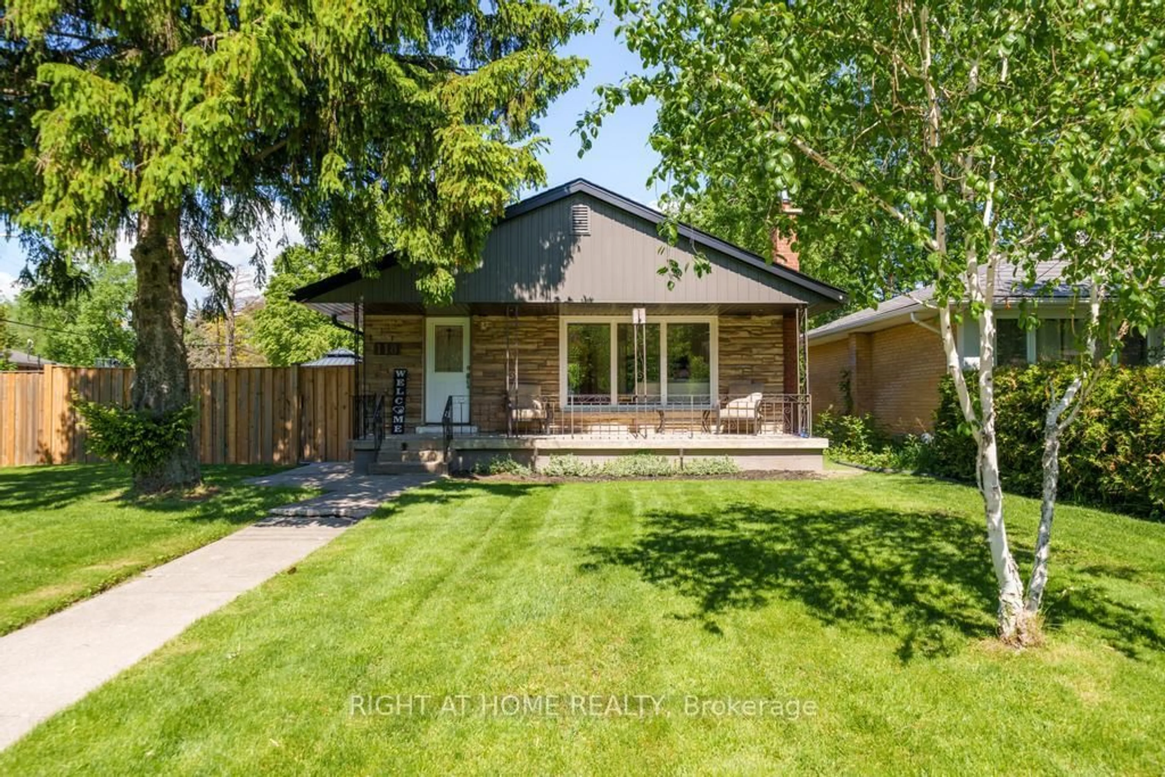 Unknown for 118 West 33rd St, Hamilton Ontario L9C 5J1