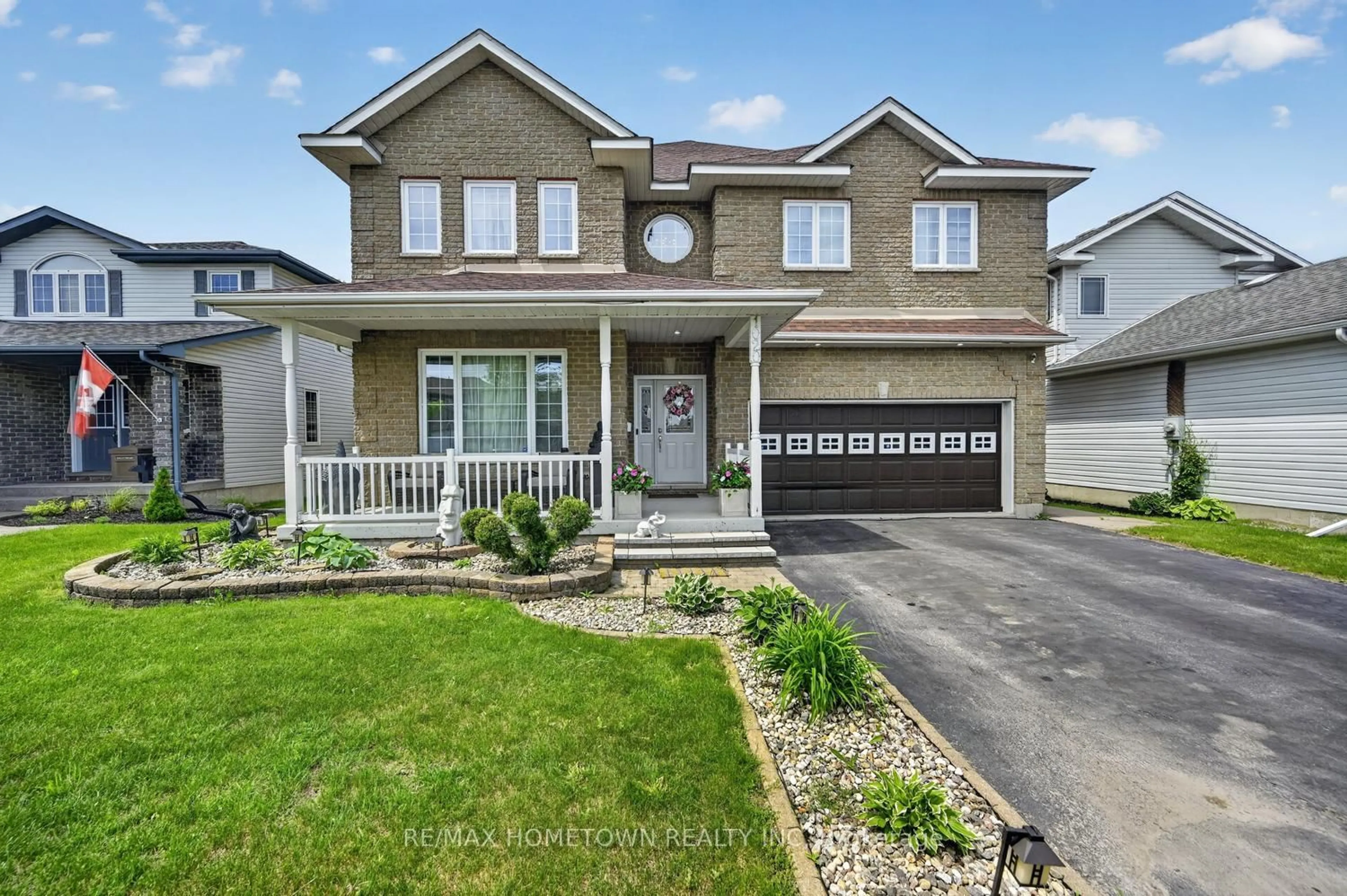 Home with vinyl exterior material, street for 1020 Crestwood Dr, Brockville Ontario K6V 7N1