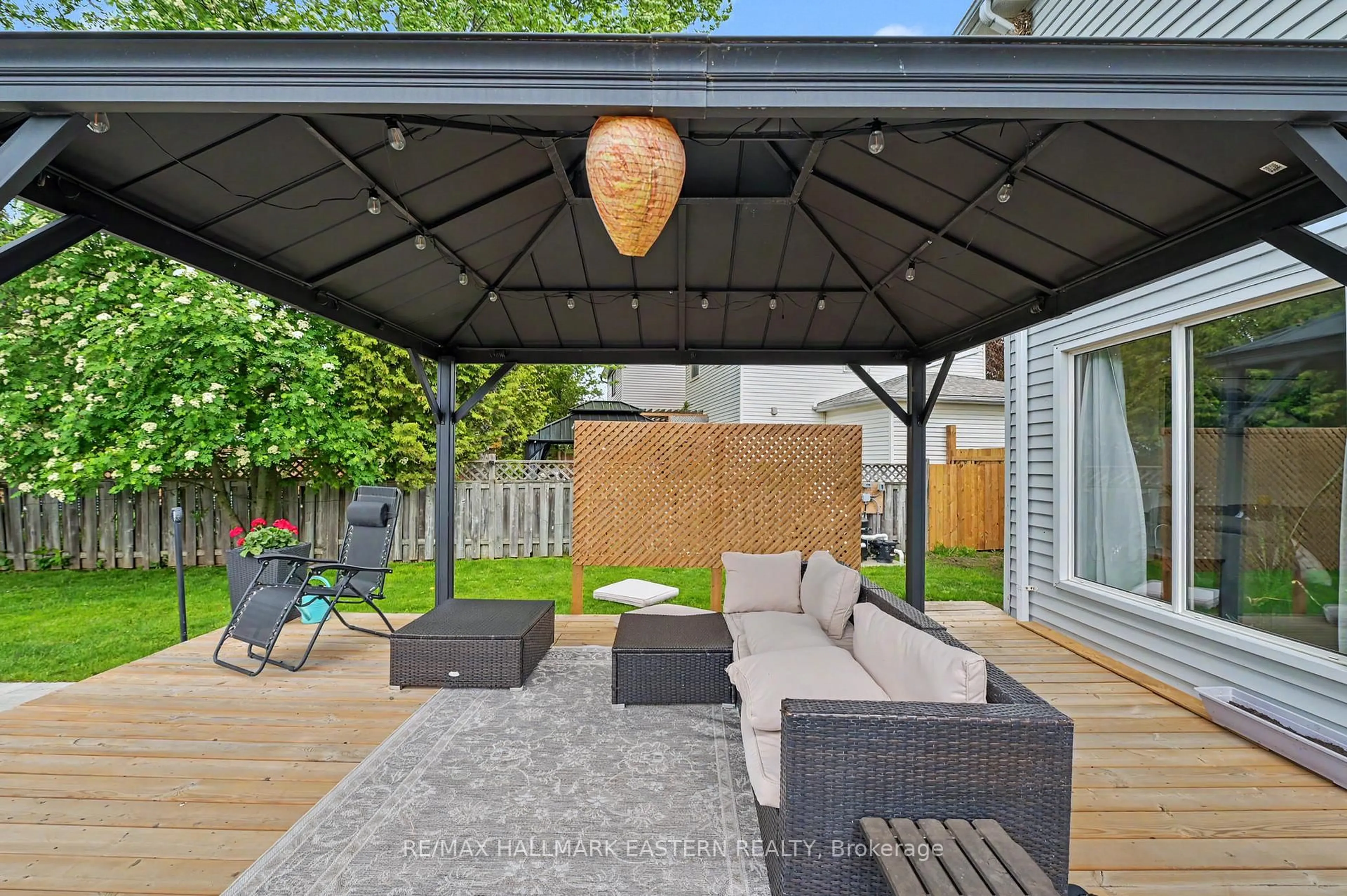 Patio, street for 4038 Spring Rd, Port Hope Ontario L1A 3V6