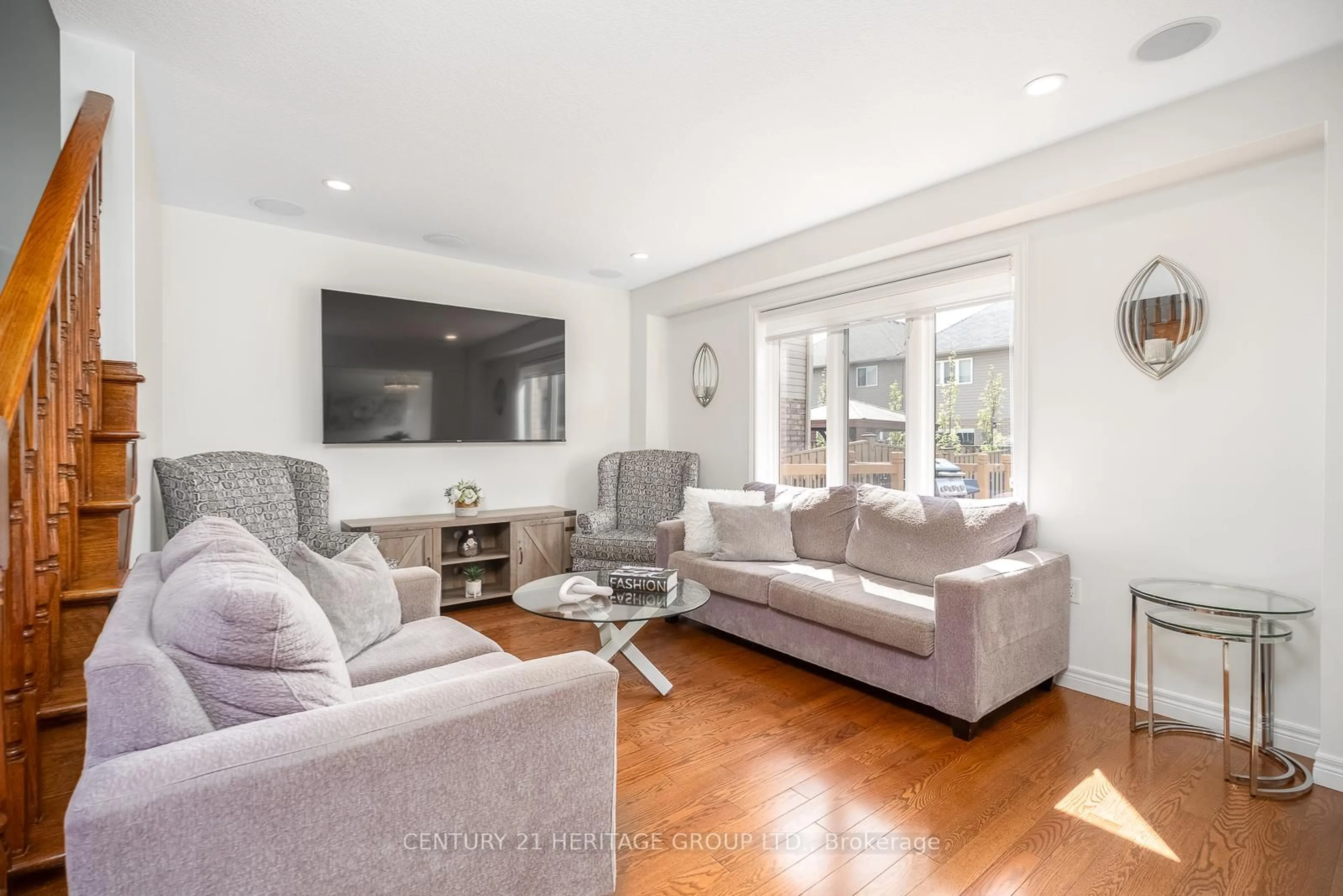 Living room with furniture, unknown for 32 Hyslop Ave, Hamilton Ontario L0R 1P0