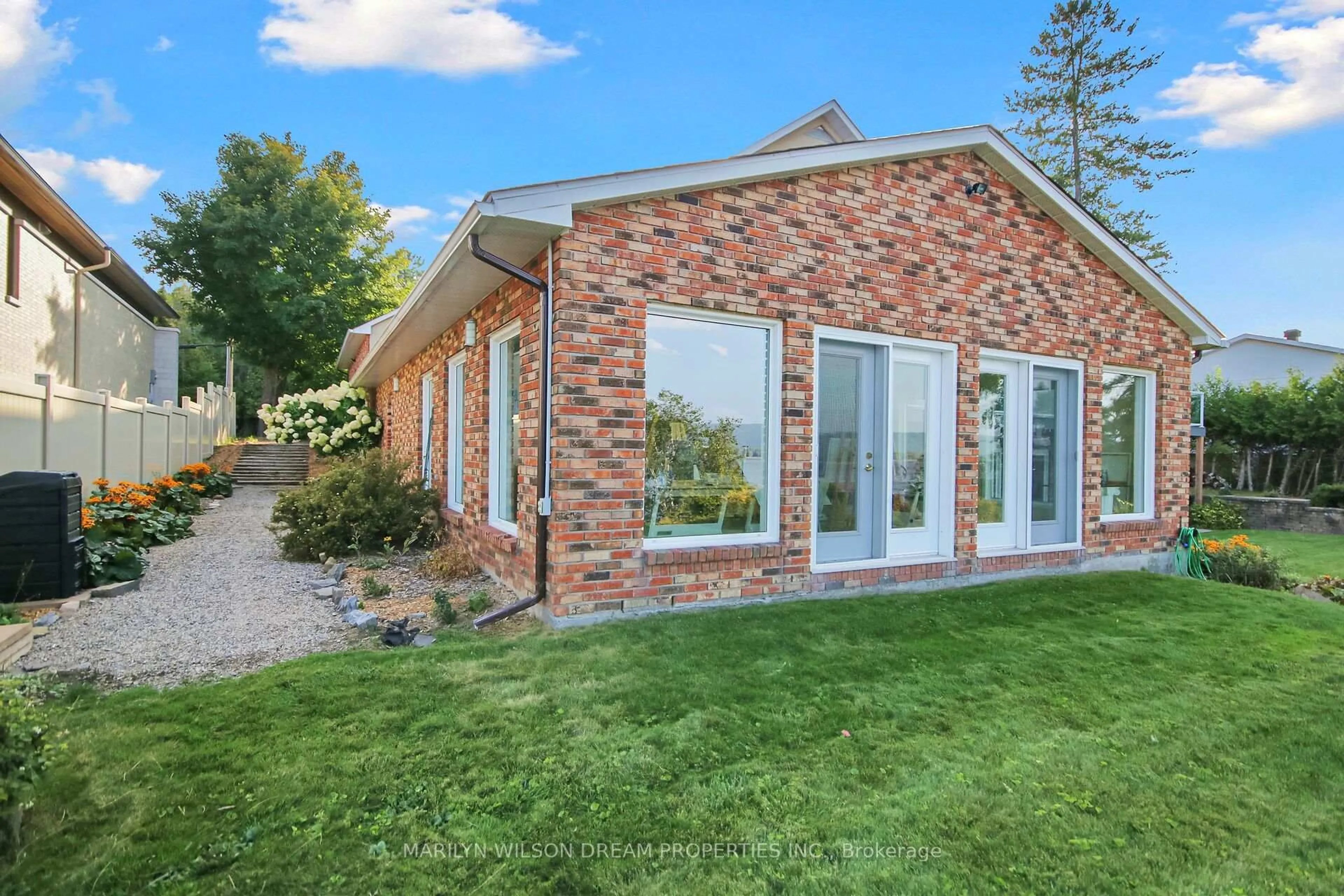 Home with brick exterior material, water/lake/river/ocean view for 2998 Barlow Cres, Ottawa Ontario K0A 1T0