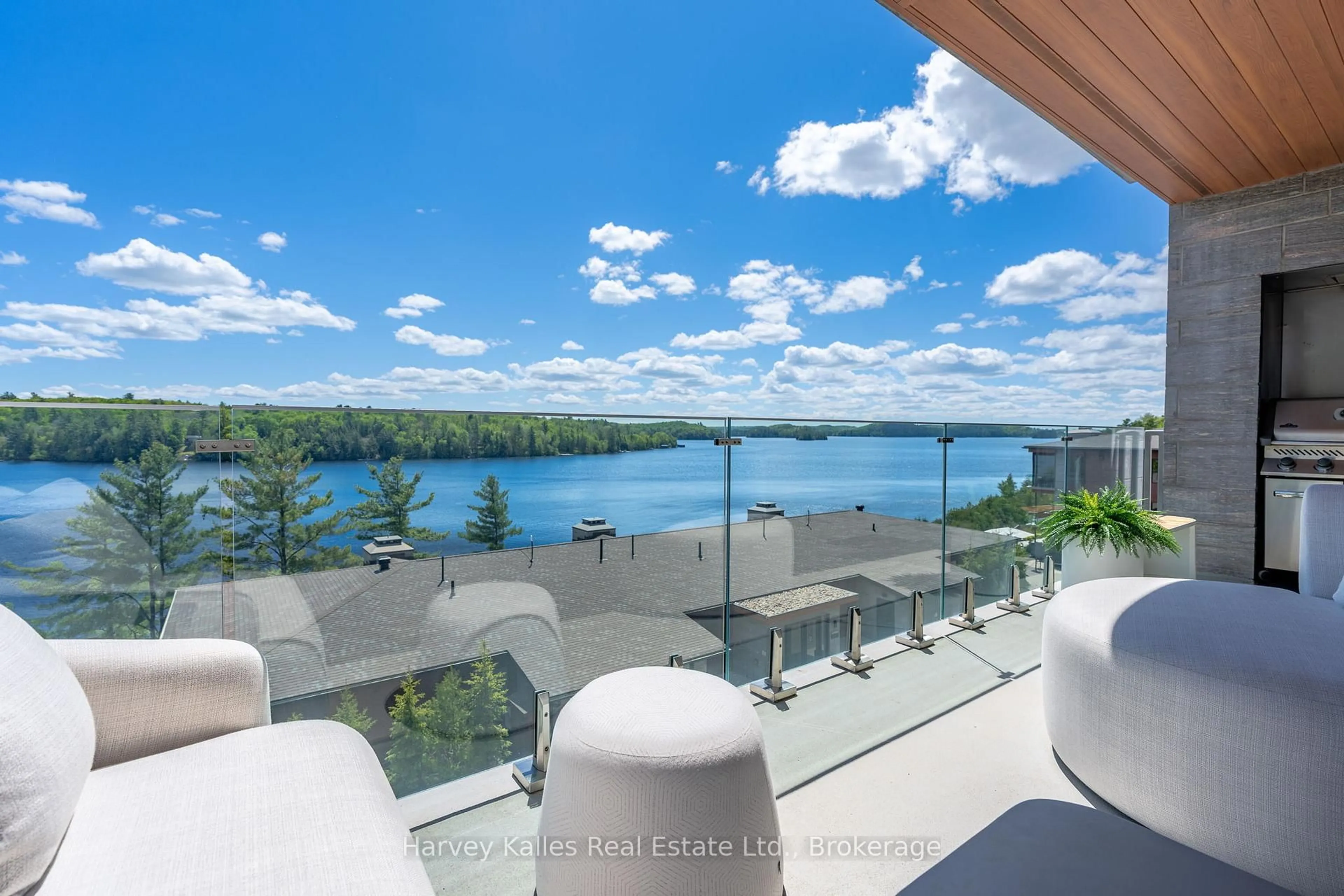 Patio, water/lake/river/ocean view for 727 Grandview Dr #211, Huntsville Ontario P1H 1B2