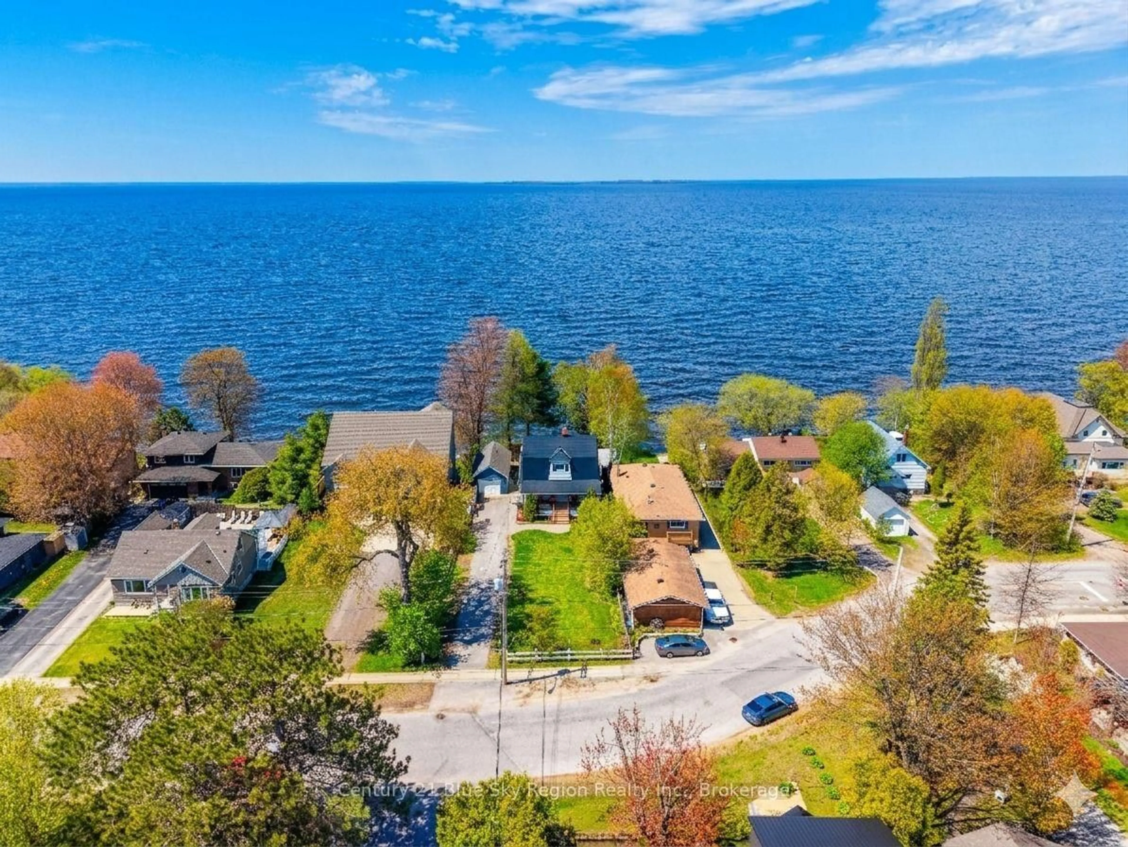 A pic from outside/outdoor area/front of a property/back of a property/a pic from drone, water/lake/river/ocean view for 935 Leask Ave, North Bay Ontario P1A 1V3