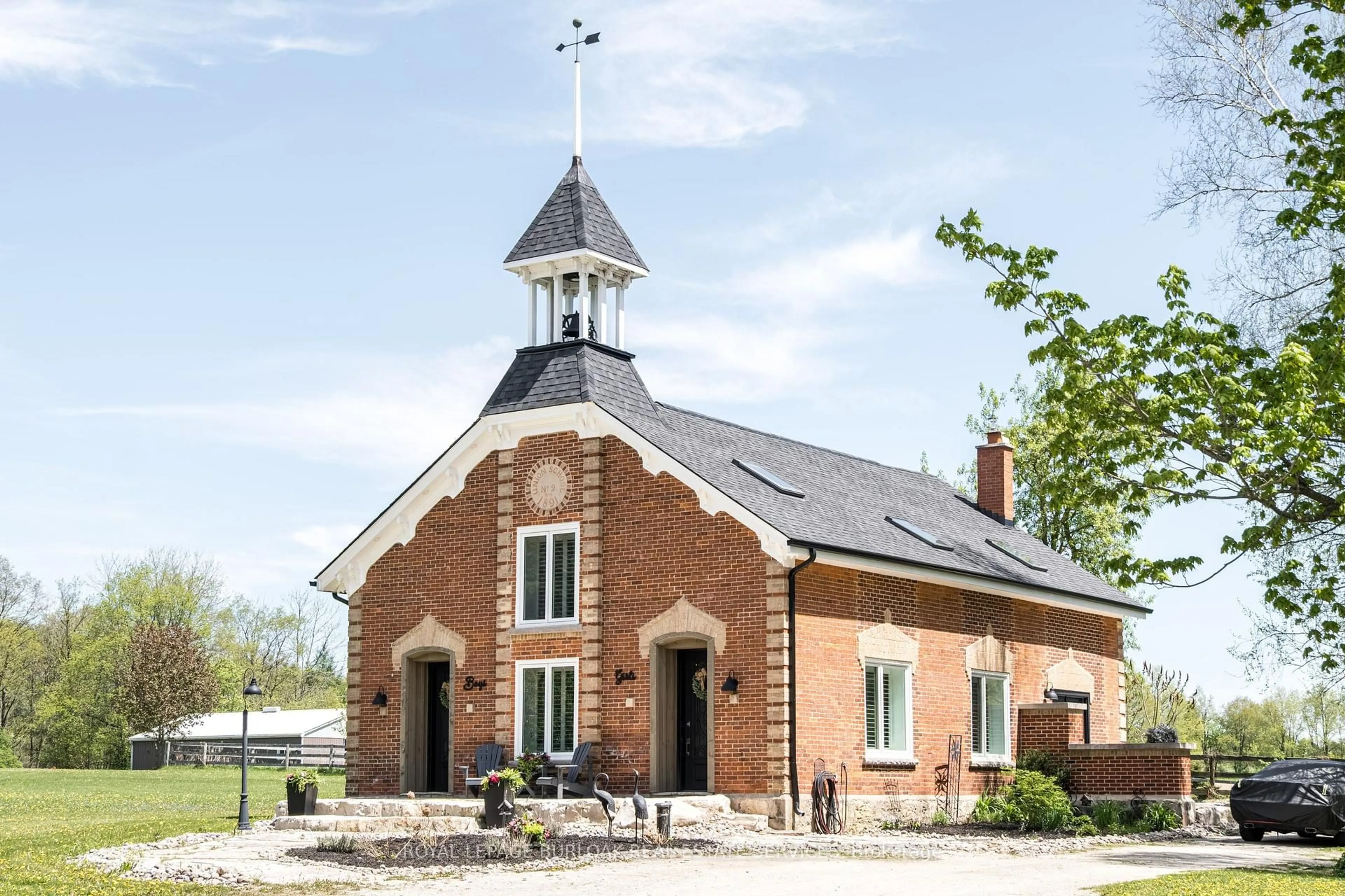 Home with brick exterior material, building for 9069 Erin Garafraxa Townline, Erin Ontario L0N 1N0